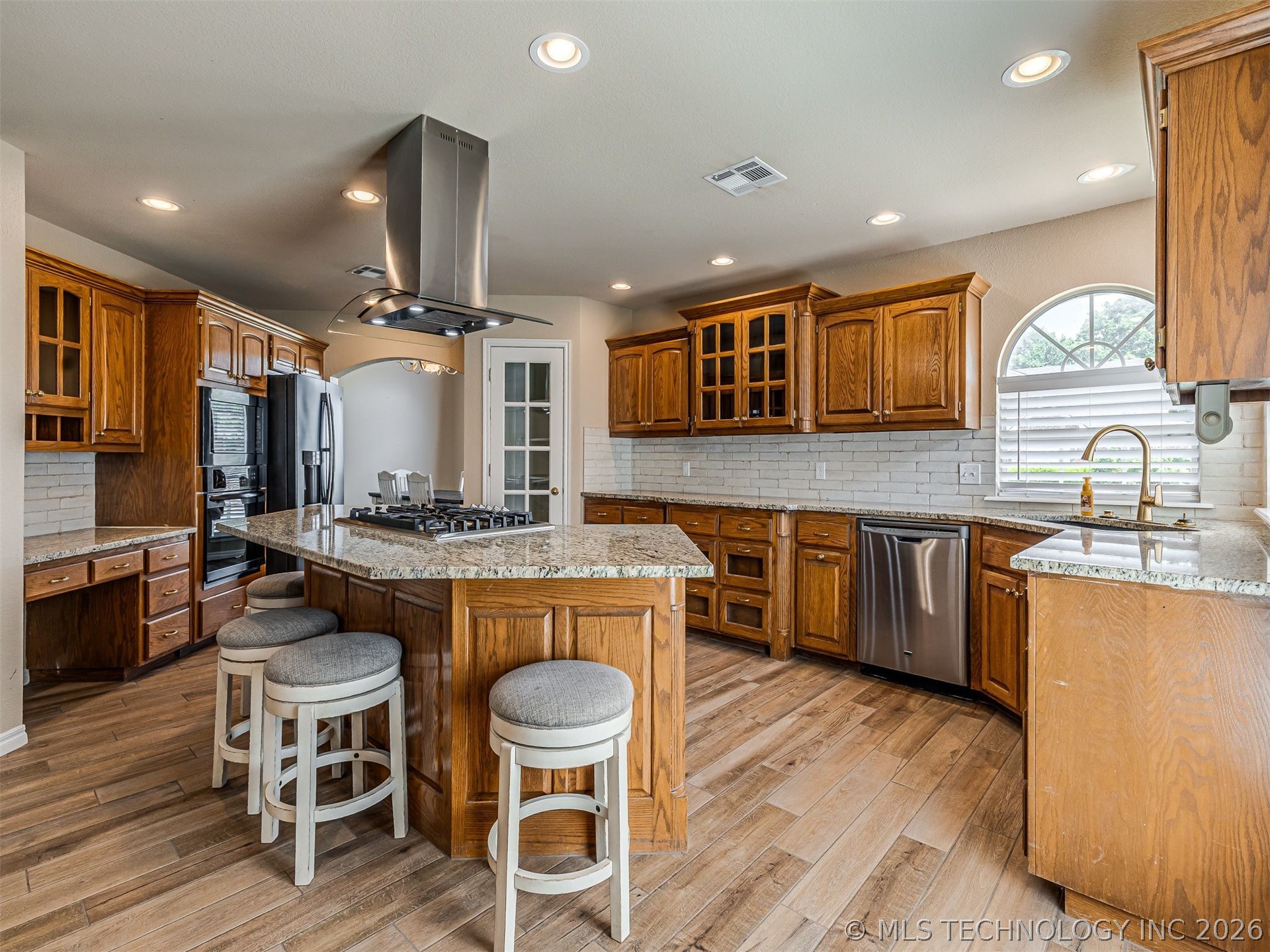 614 W 37th Place Sand Springs OK 74063