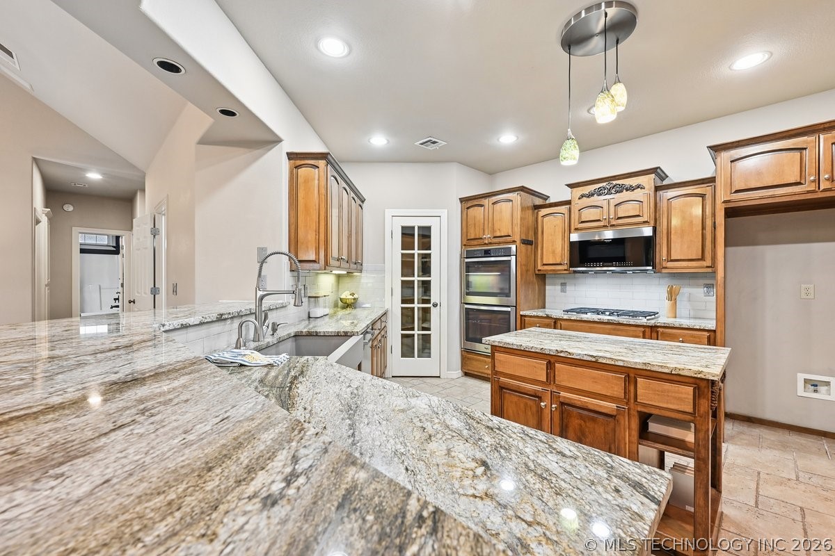1504 W Plymouth Circle Broken Arrow OK 74012