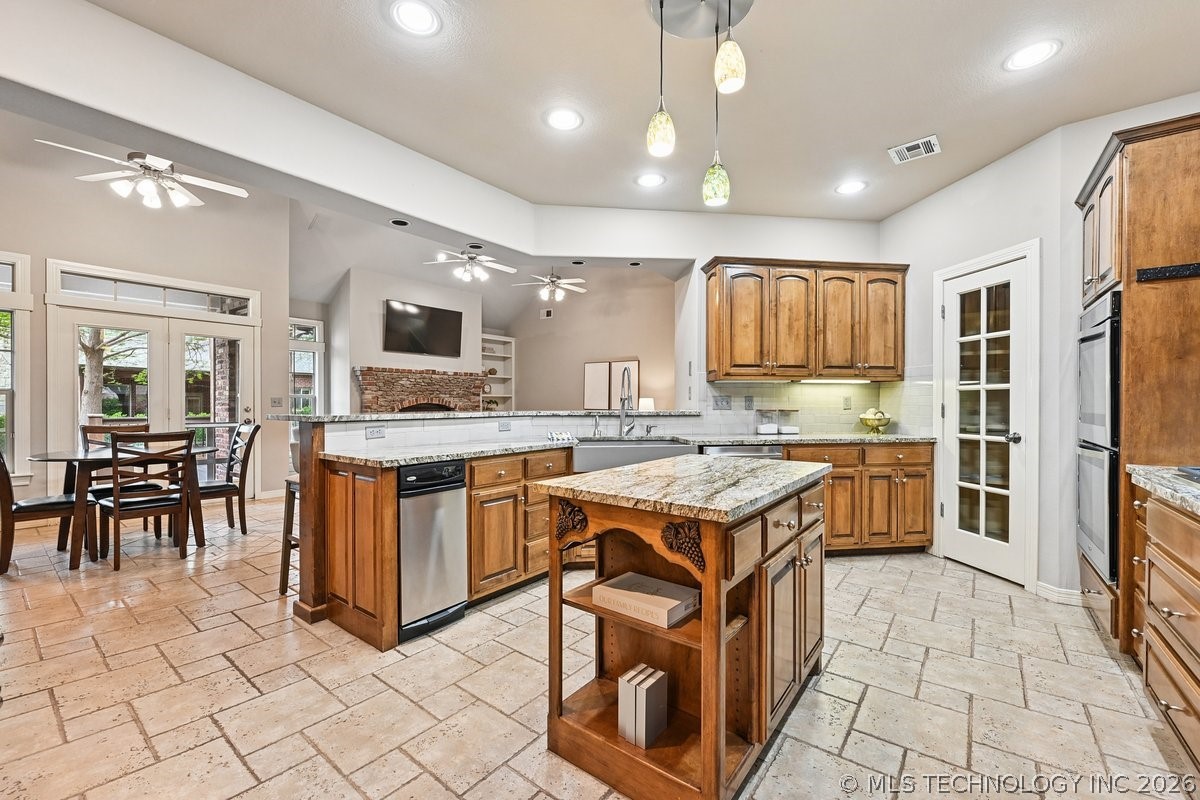 1504 W Plymouth Circle Broken Arrow OK 74012