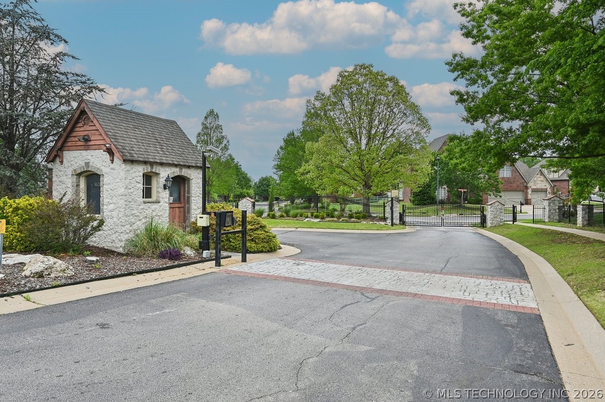 1504 W Plymouth Circle Broken Arrow OK 74012