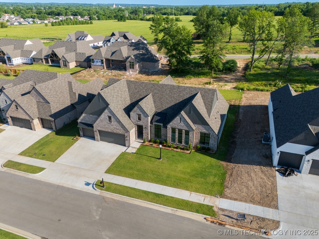 1603 Pinecrest Drive Claremore OK 74017