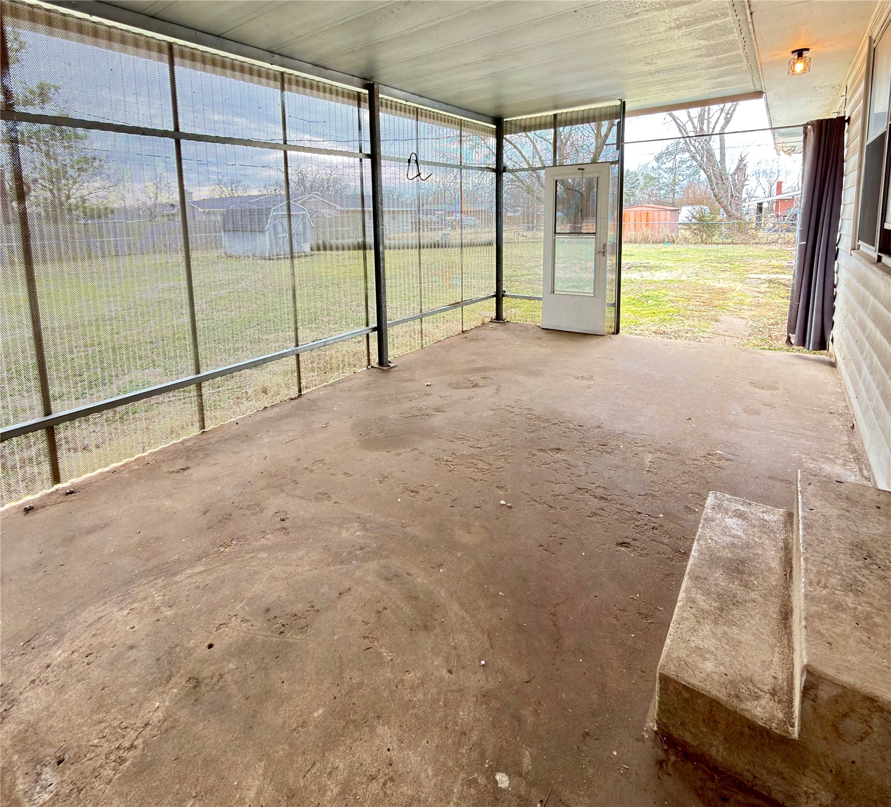 908 W Commercial Haskell OK 74436