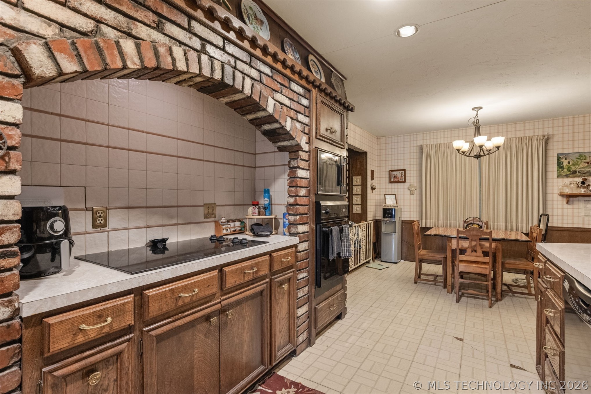 7312 E 68th Place Tulsa OK 74133