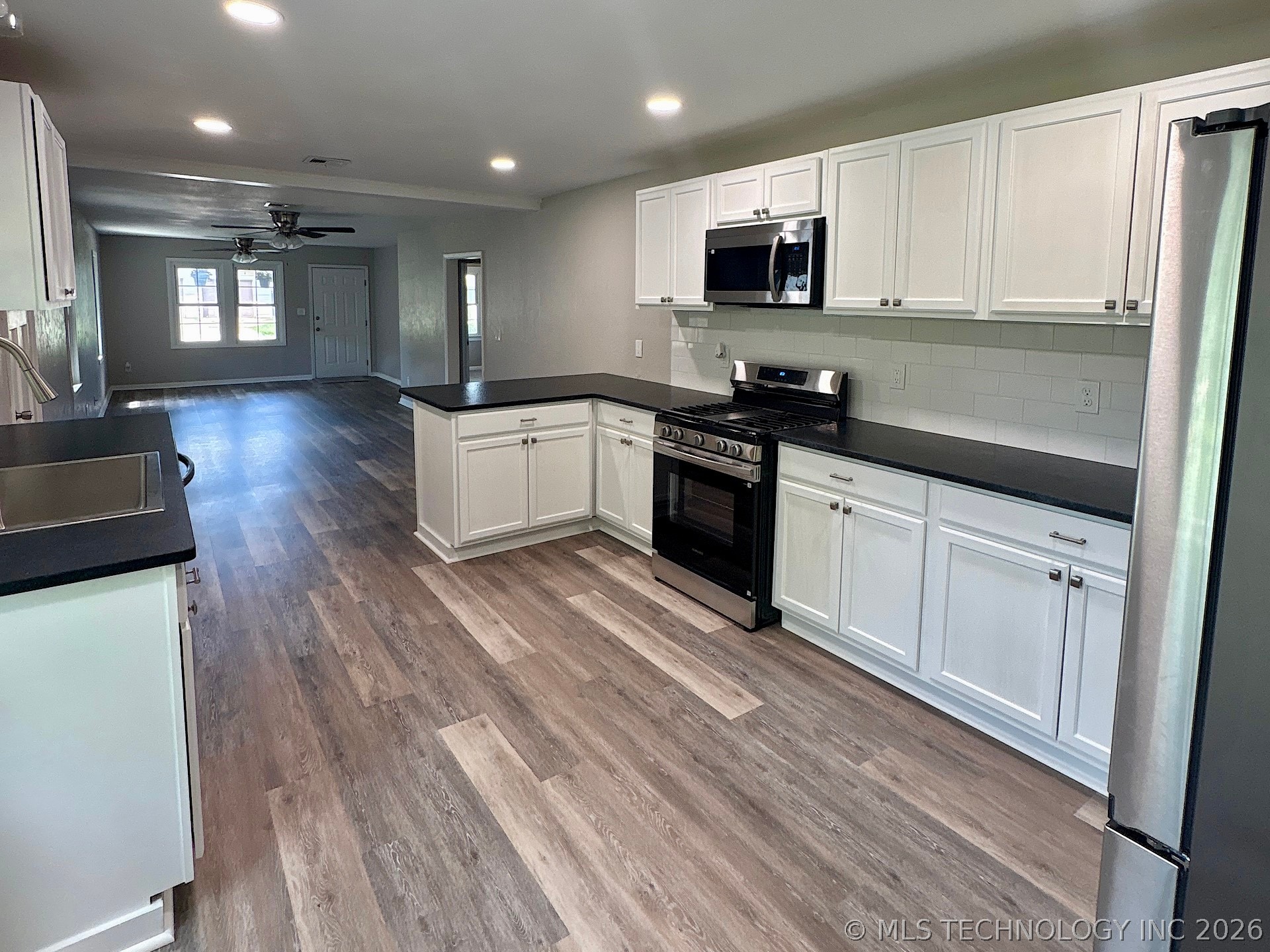 1121 E Walnut Street Cushing OK 74023