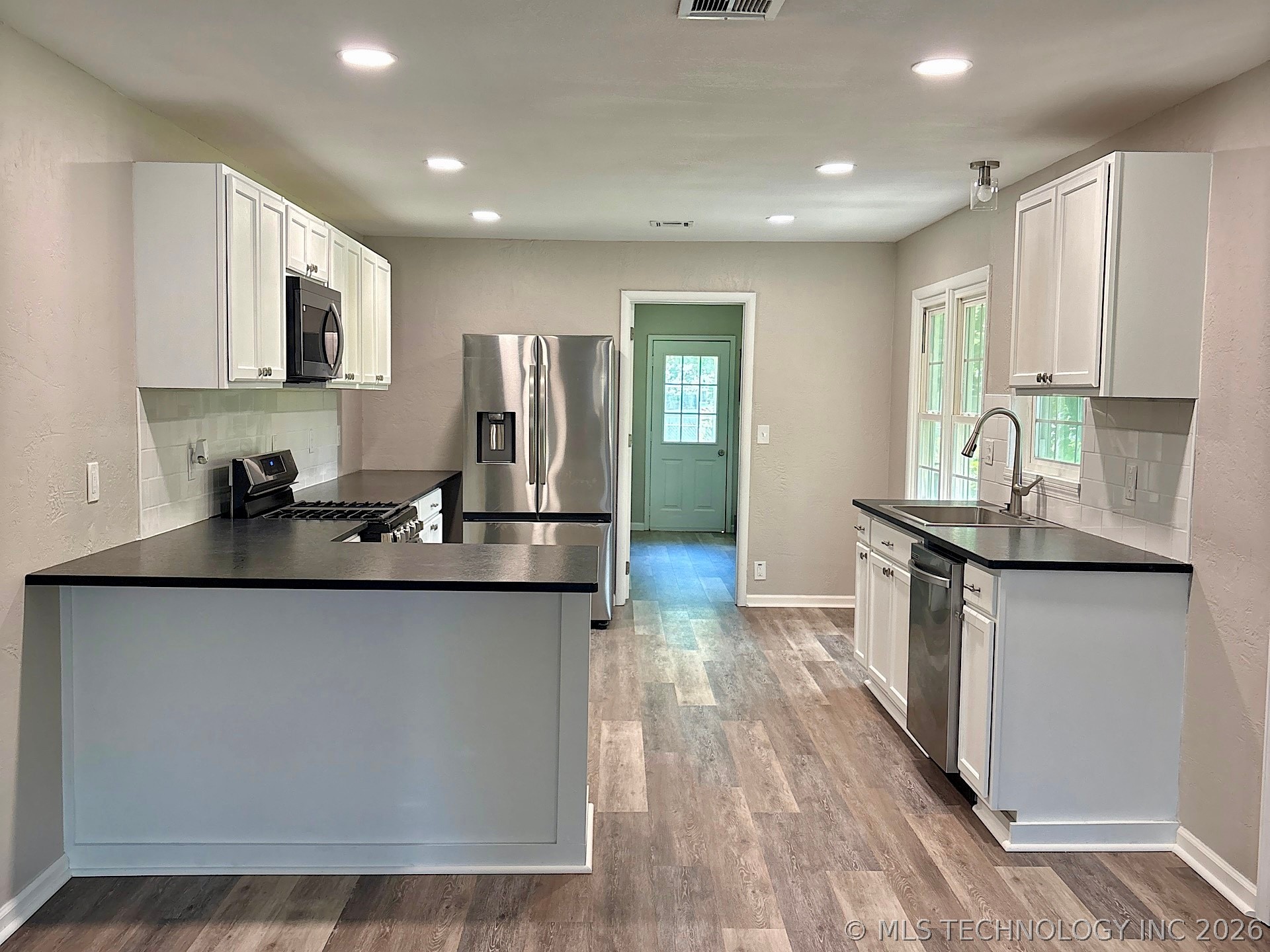1121 E Walnut Street Cushing OK 74023