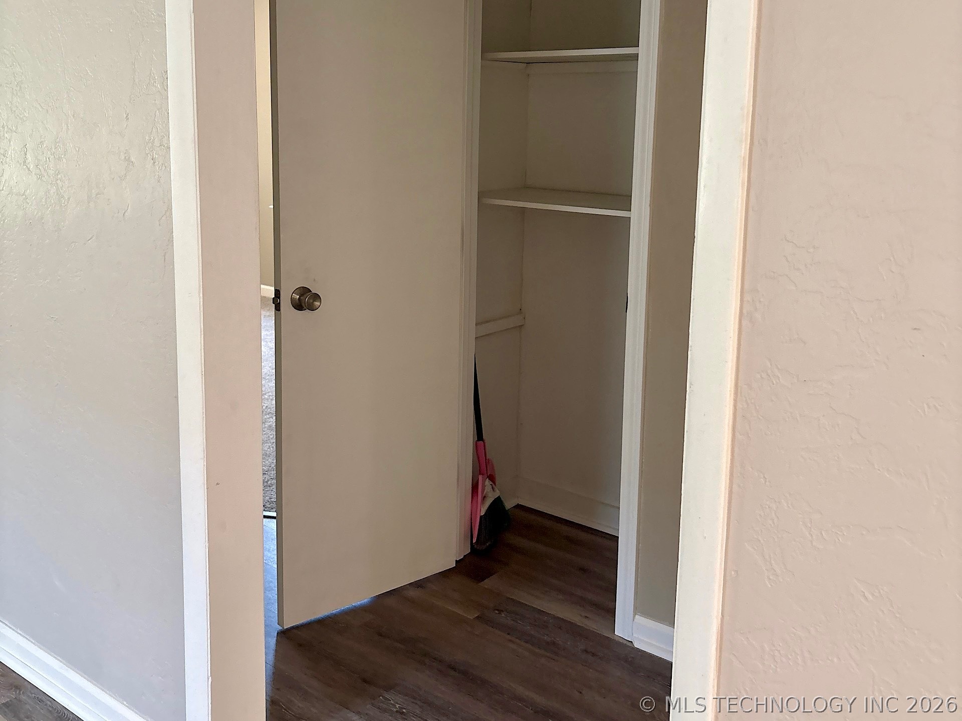 1121 E Walnut Street Cushing OK 74023