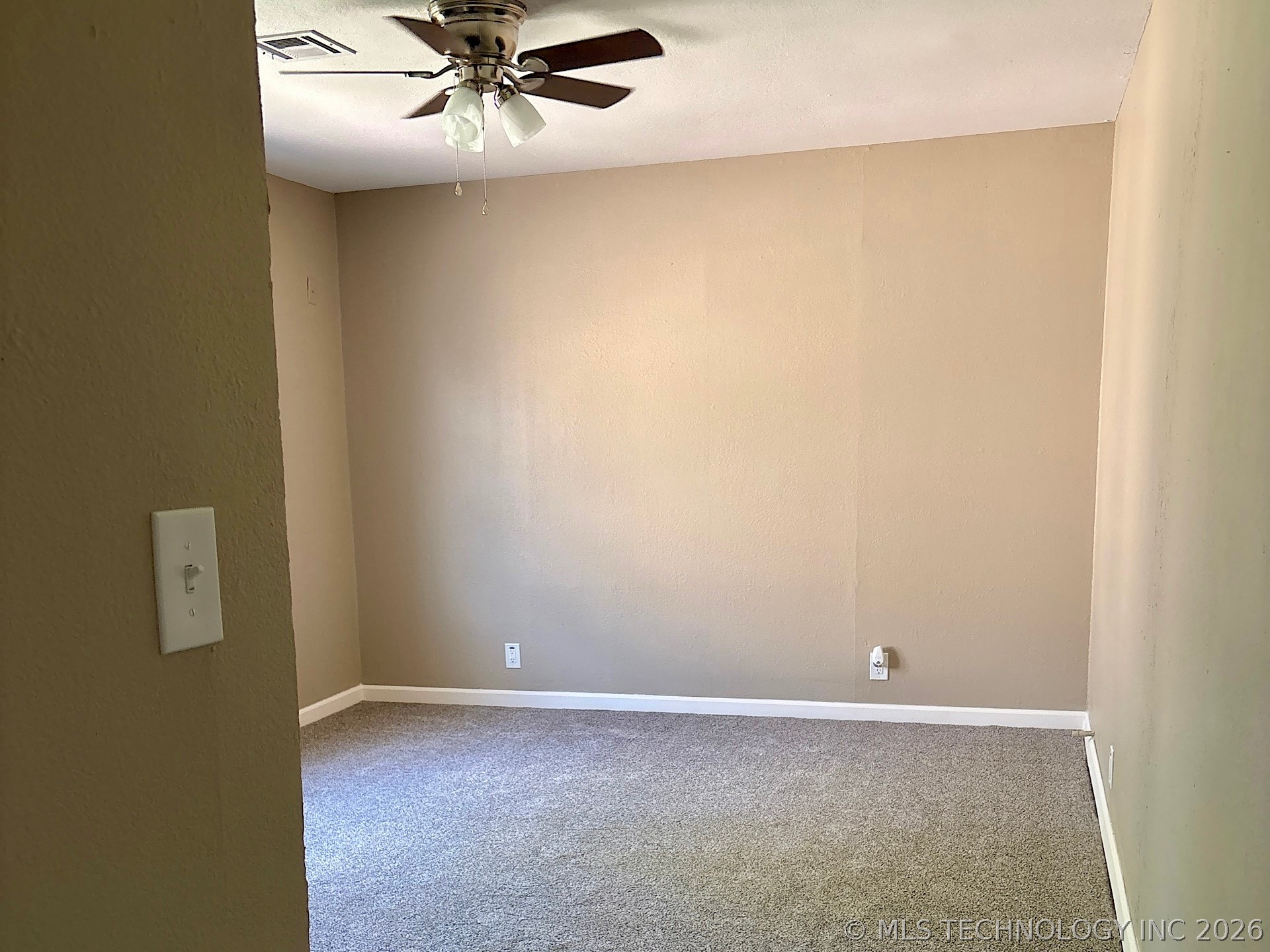 1121 E Walnut Street Cushing OK 74023