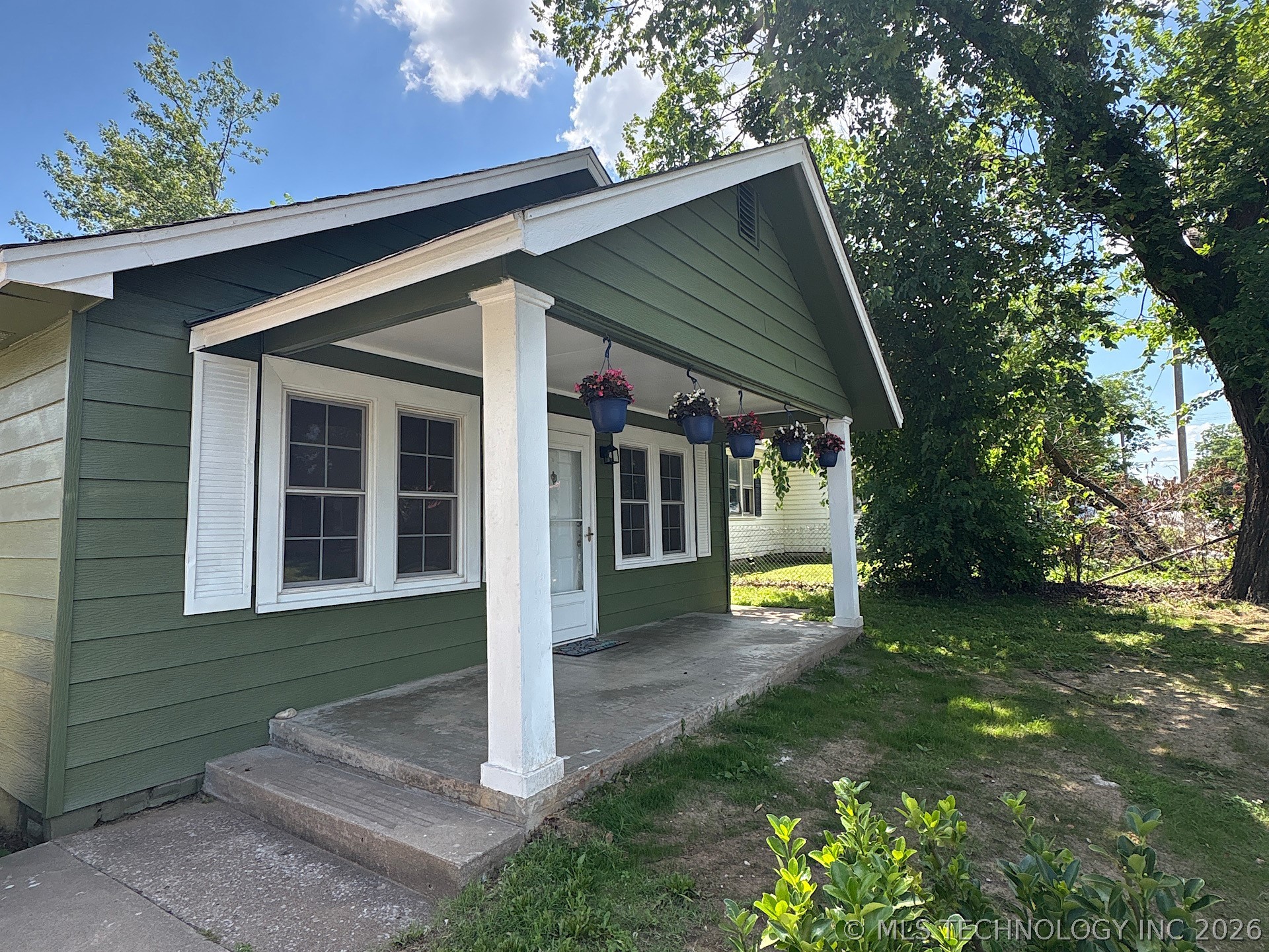 1121 E Walnut Street Cushing OK 74023