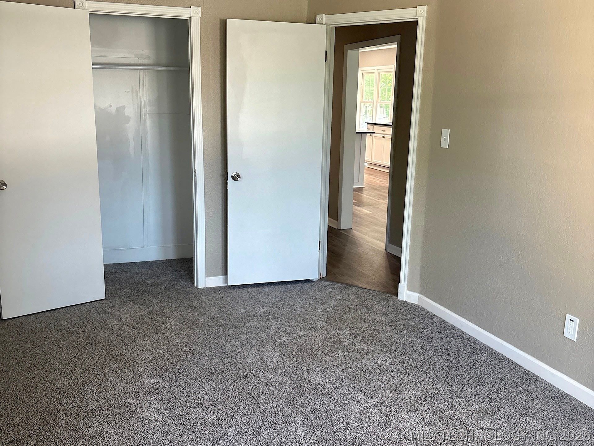1121 E Walnut Street Cushing OK 74023