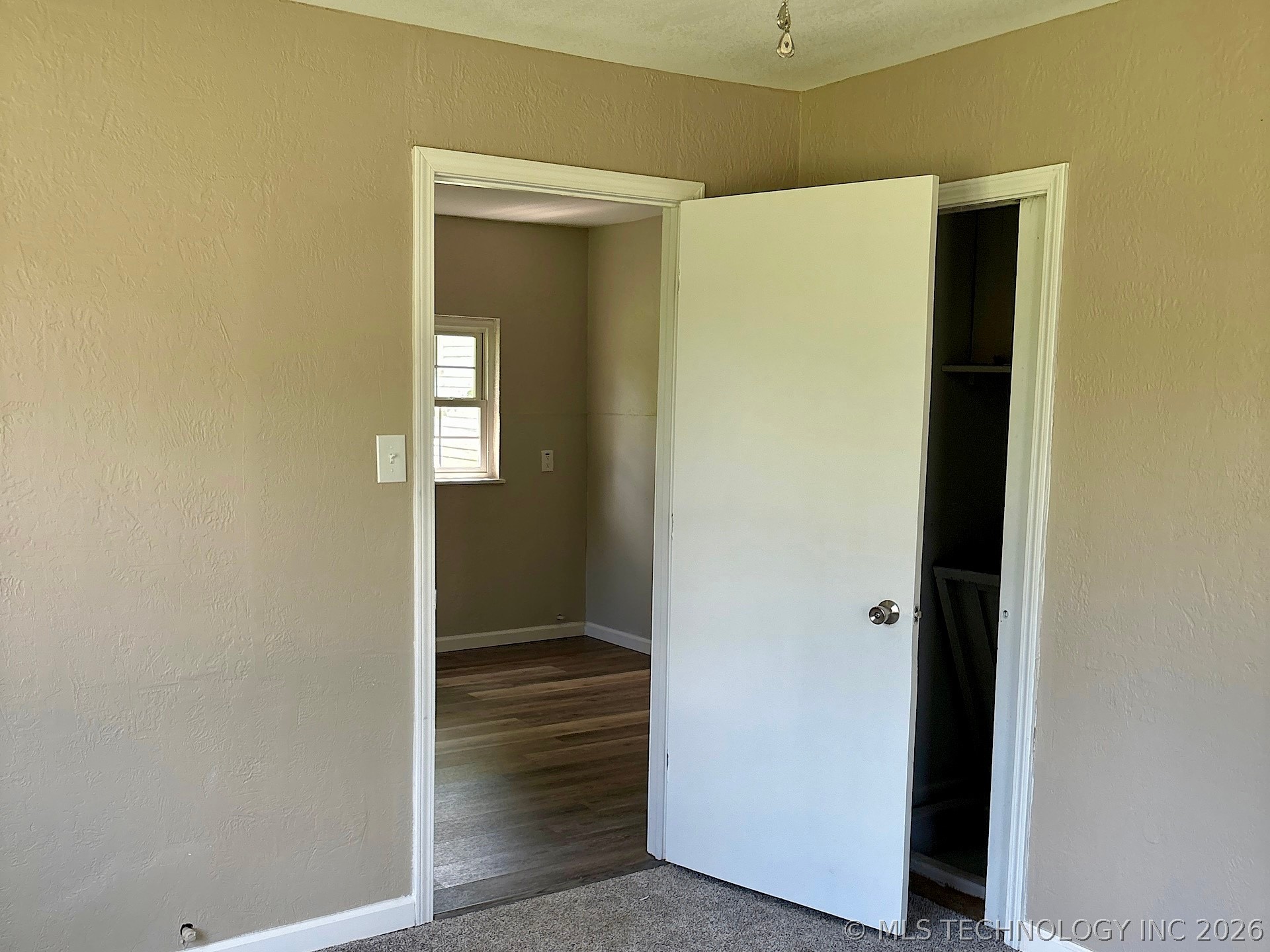 1121 E Walnut Street Cushing OK 74023