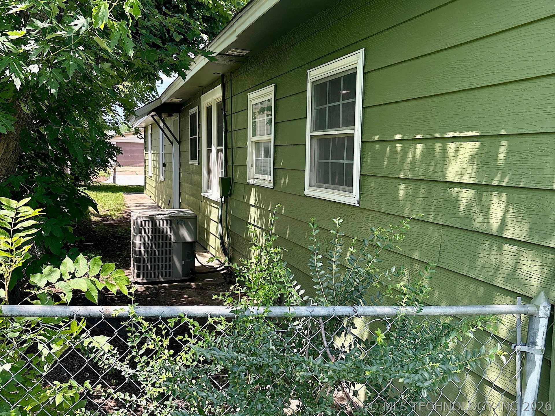 1121 E Walnut Street Cushing OK 74023