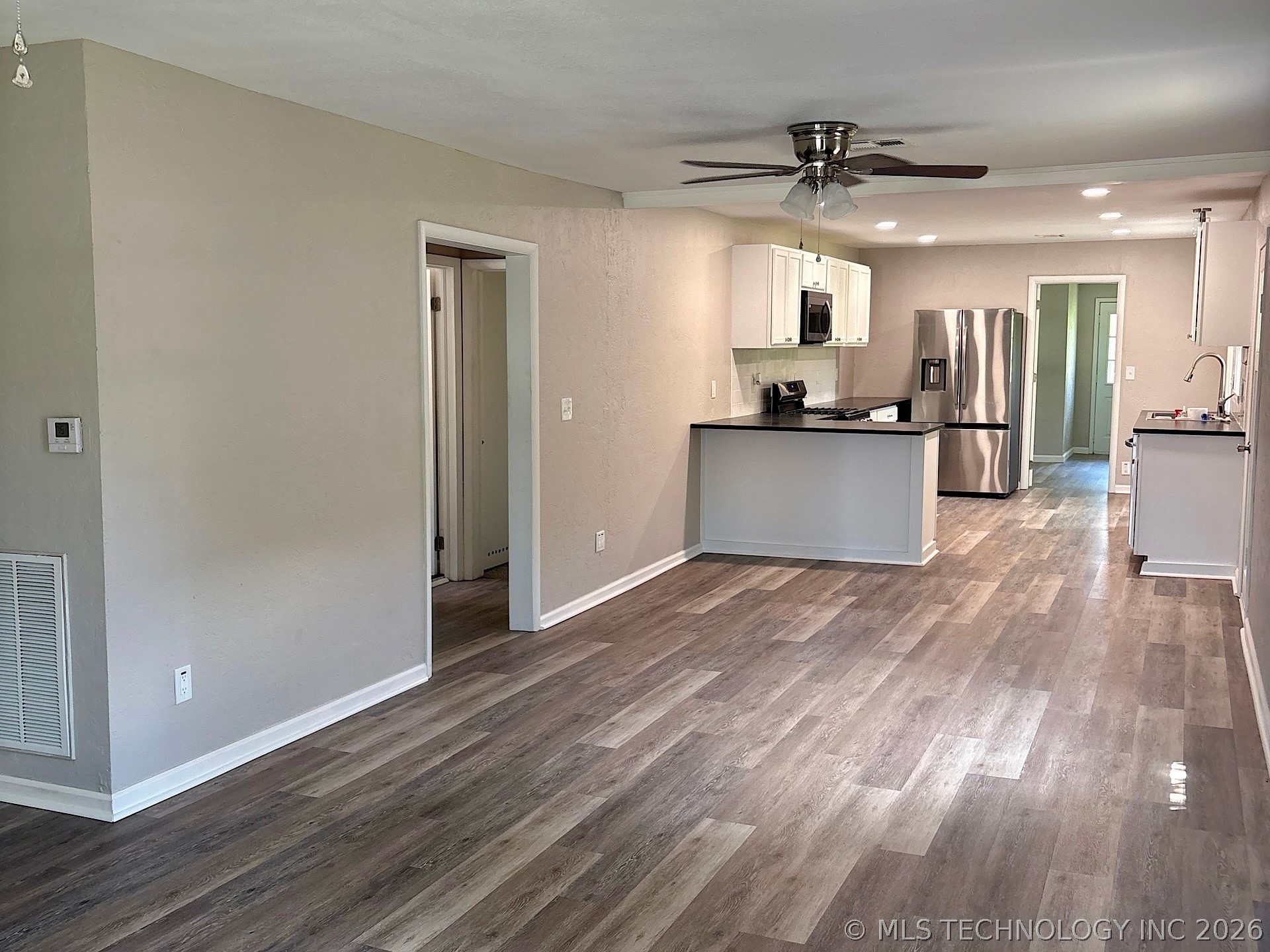 1121 E Walnut Street Cushing OK 74023
