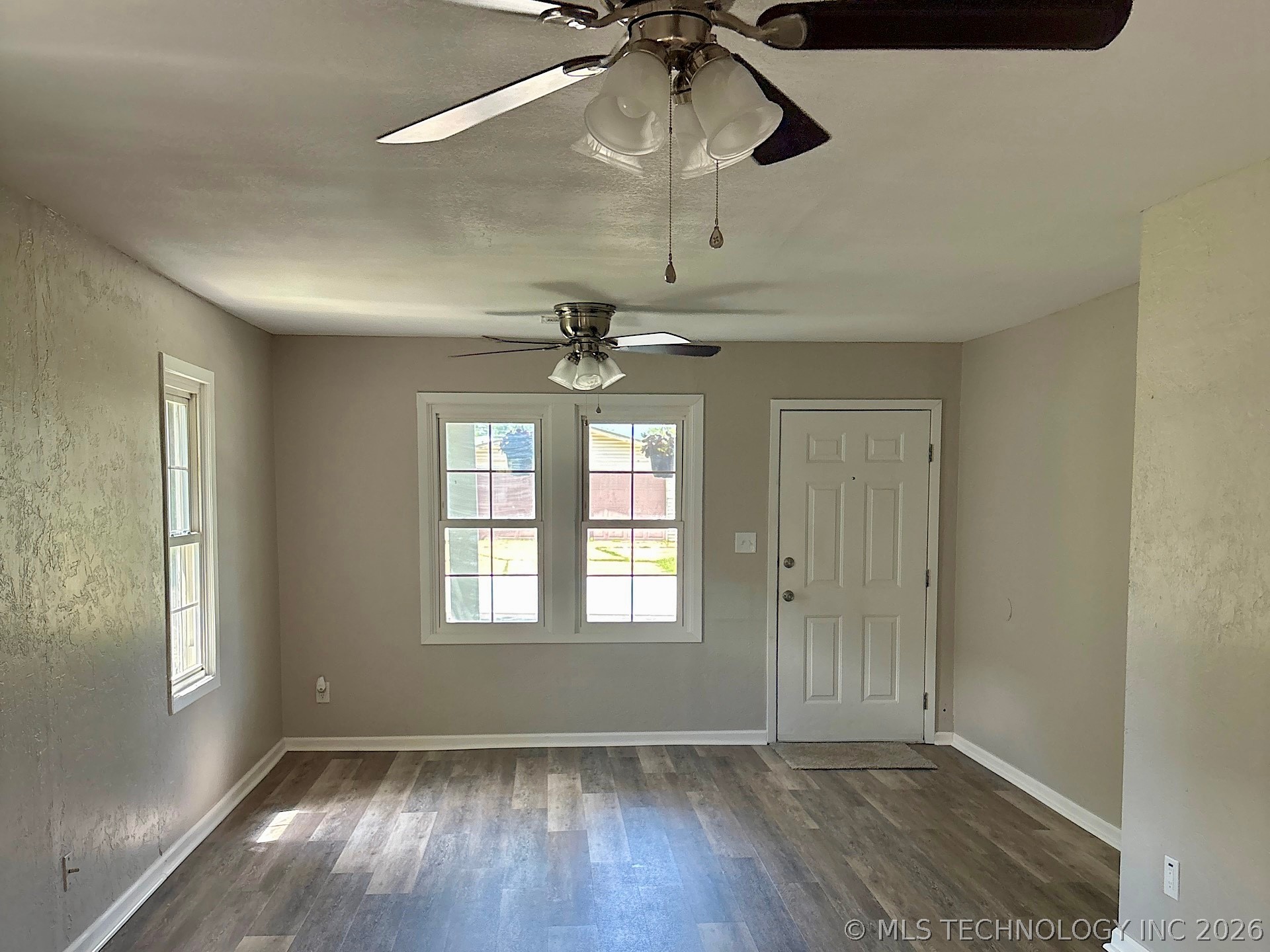 1121 E Walnut Street Cushing OK 74023