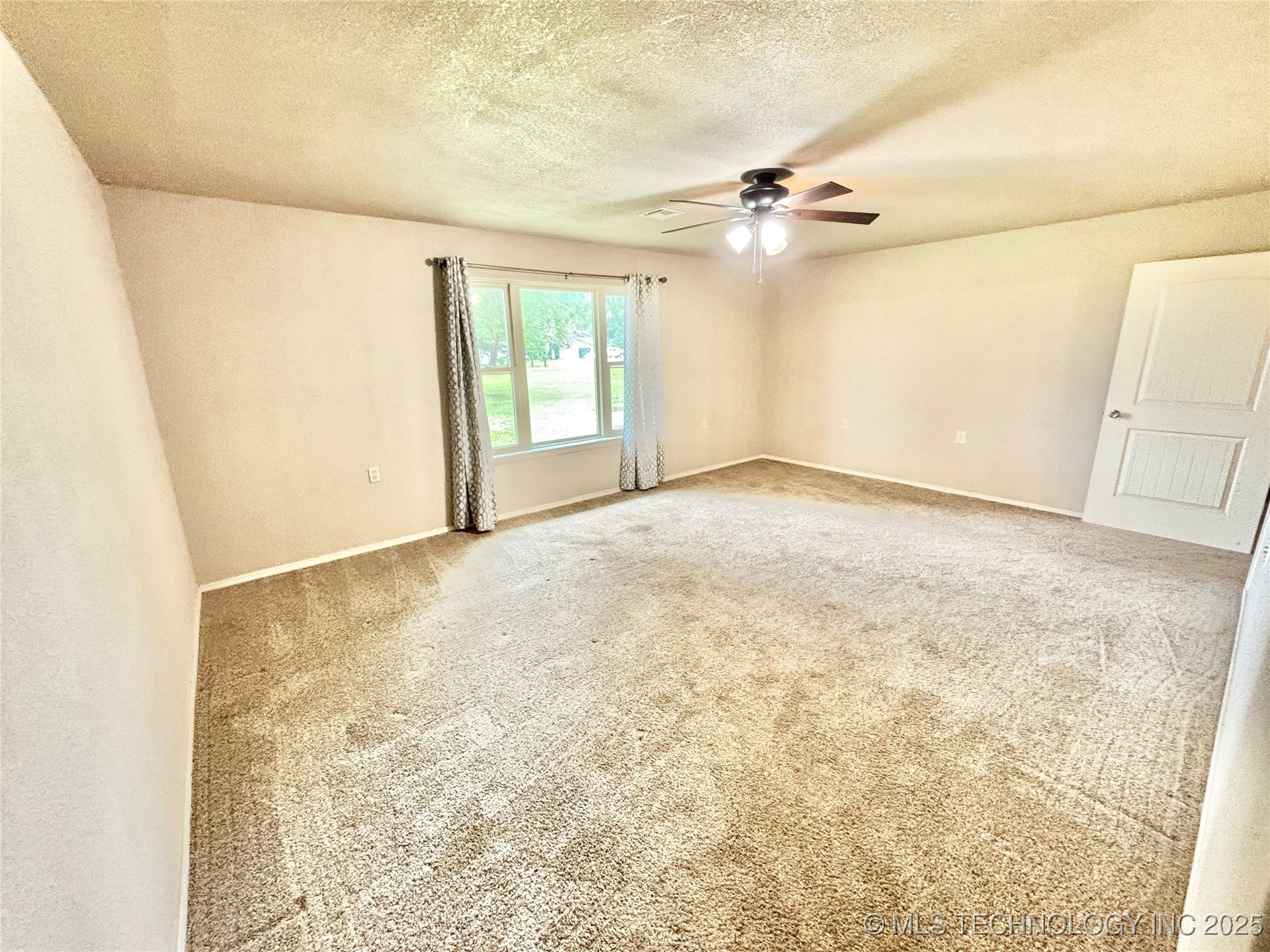 106 E Elk Road Whitefield OK 74472