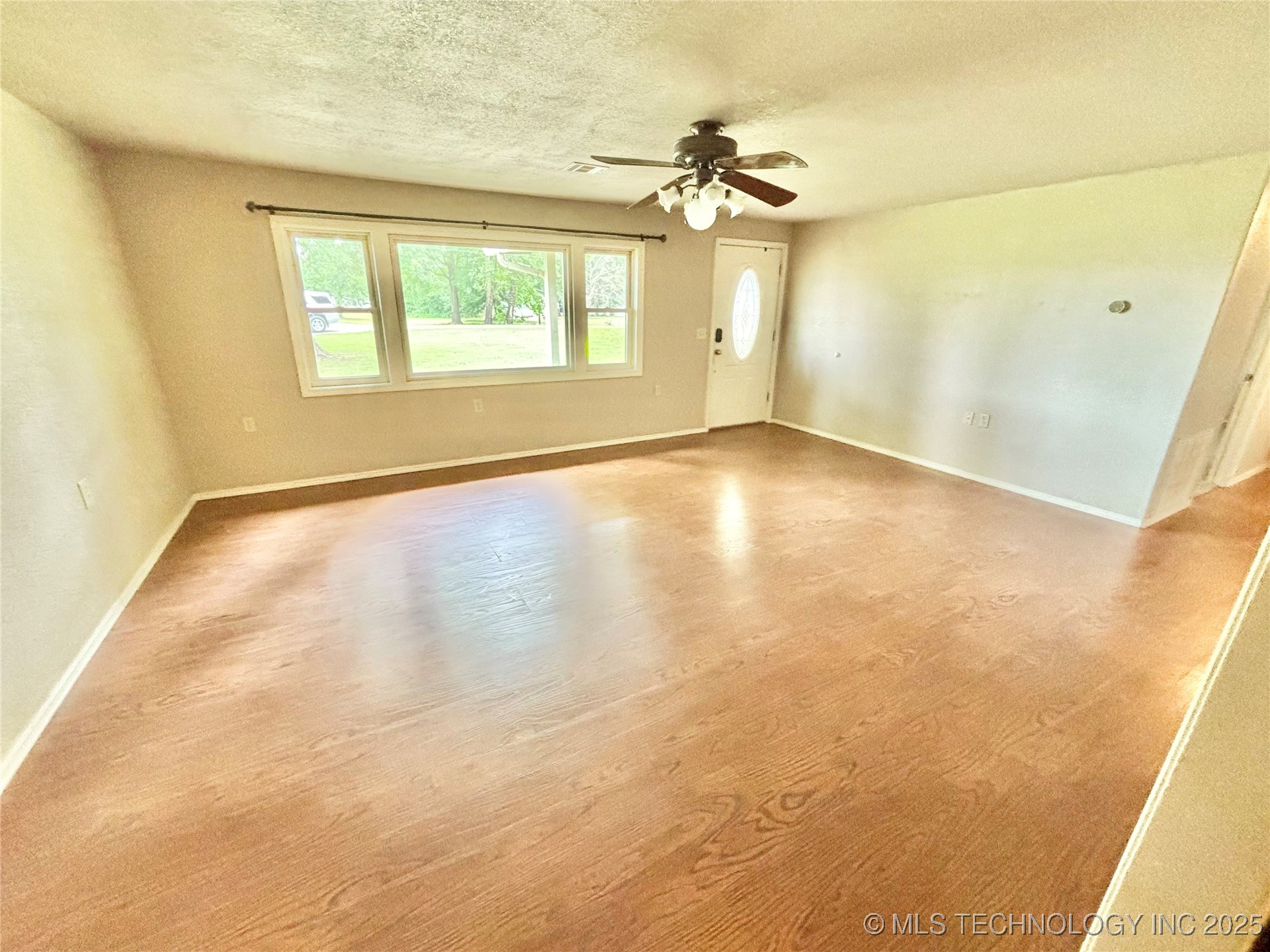106 E Elk Road Whitefield OK 74472