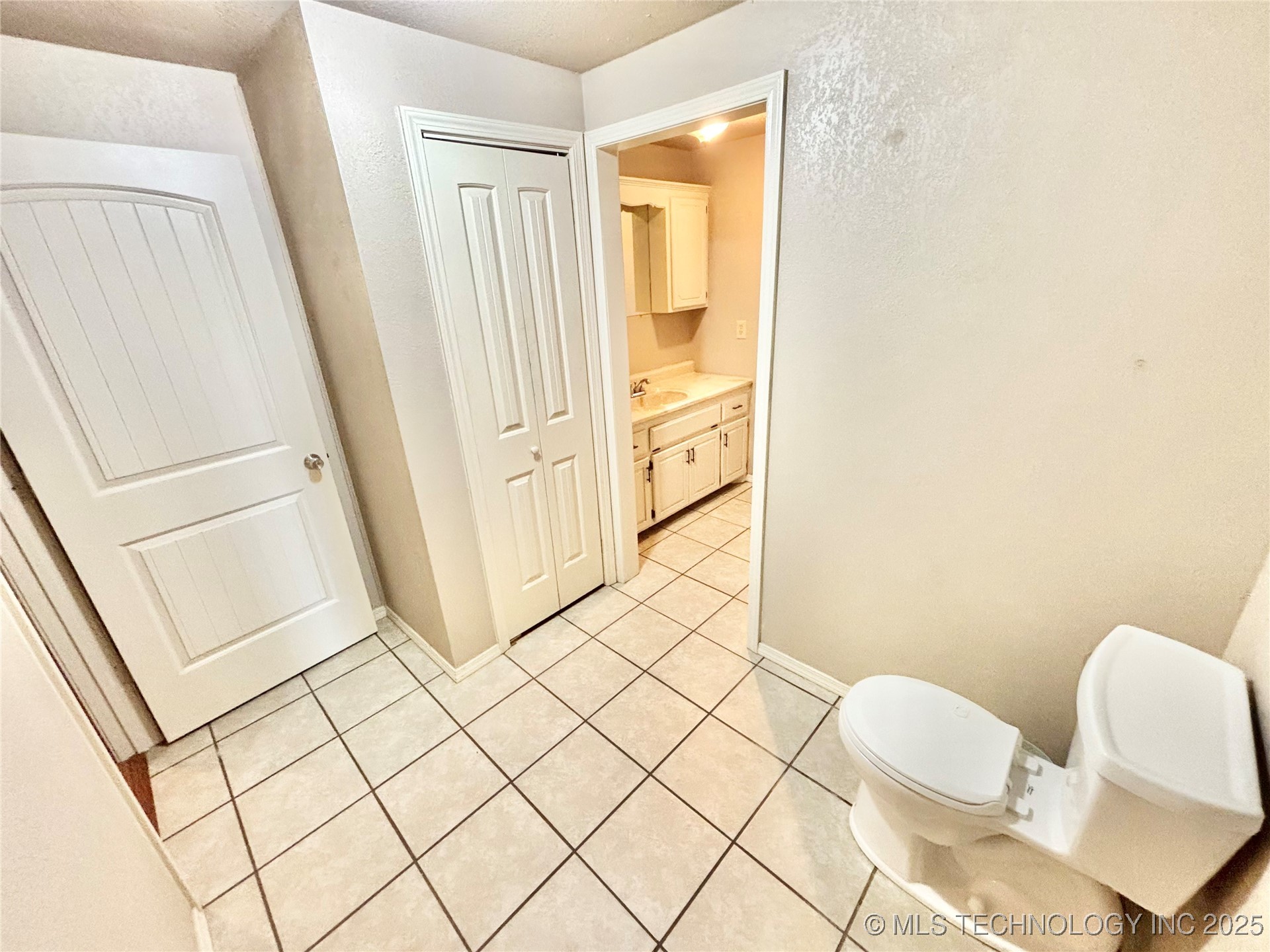 106 E Elk Road Whitefield OK 74472