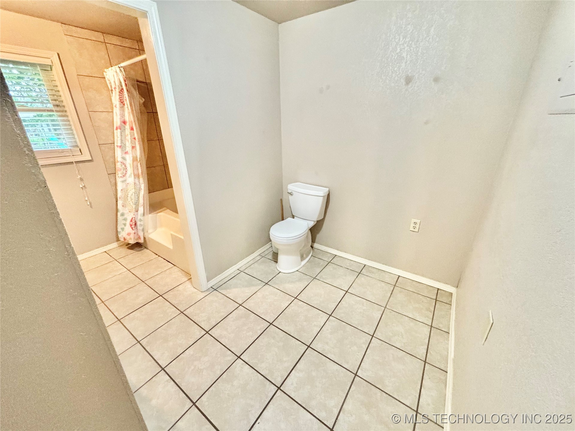 106 E Elk Road Whitefield OK 74472