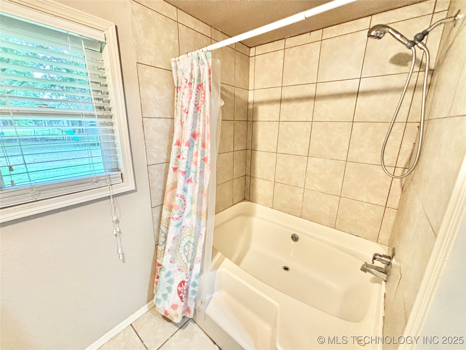 106 E Elk Road Whitefield OK 74472