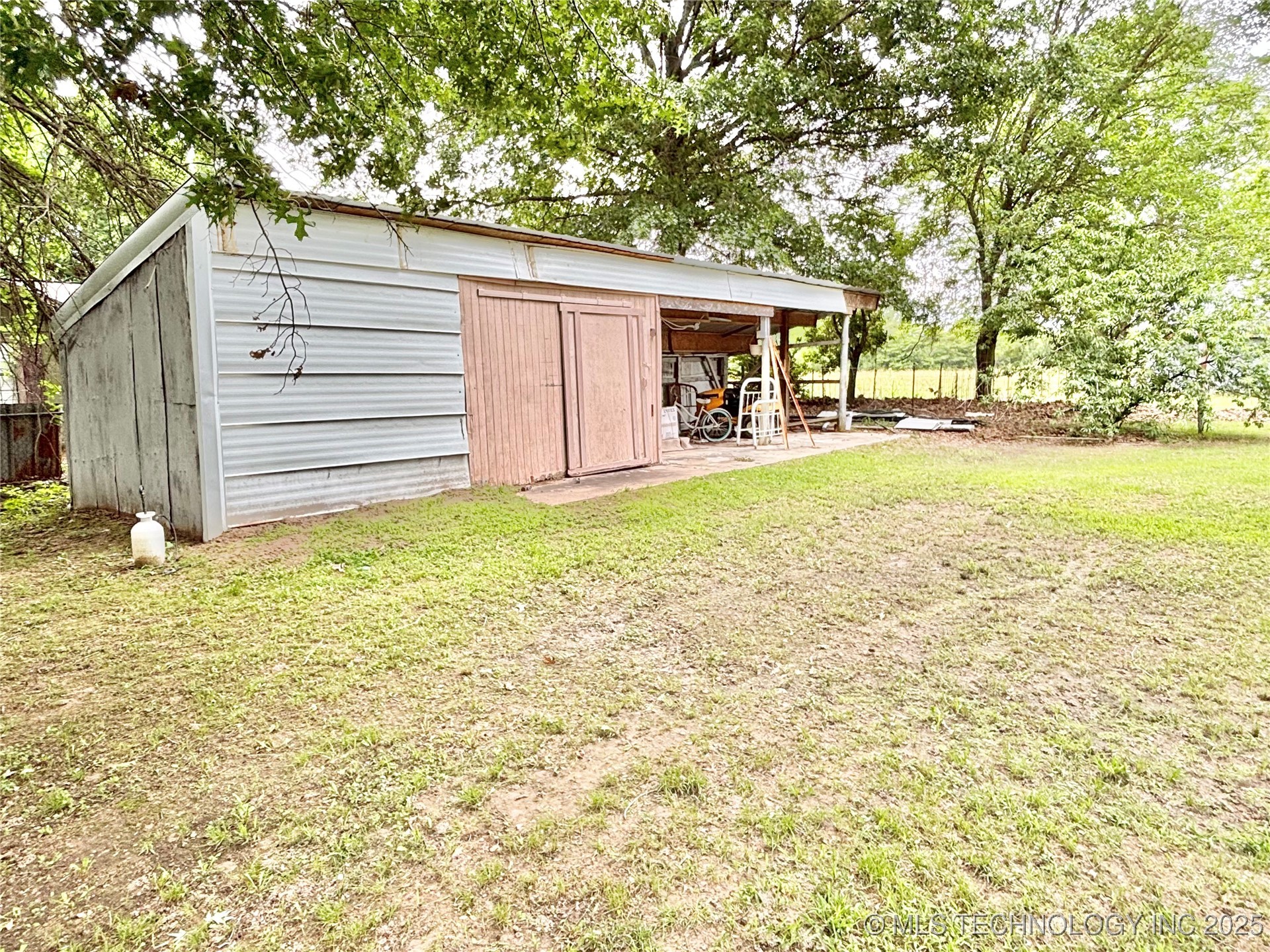 106 E Elk Road Whitefield OK 74472