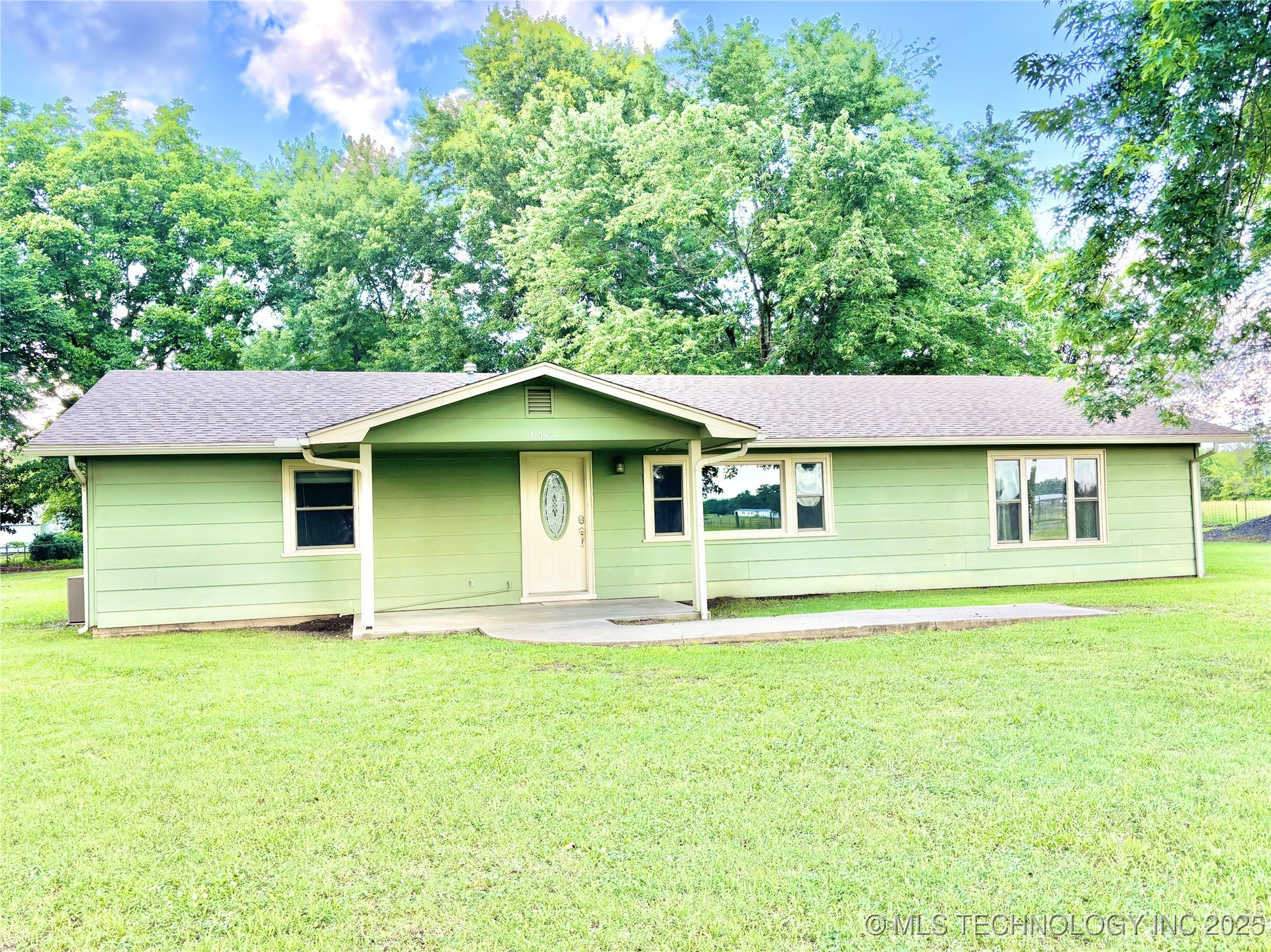 106 E Elk Road Whitefield OK 74472
