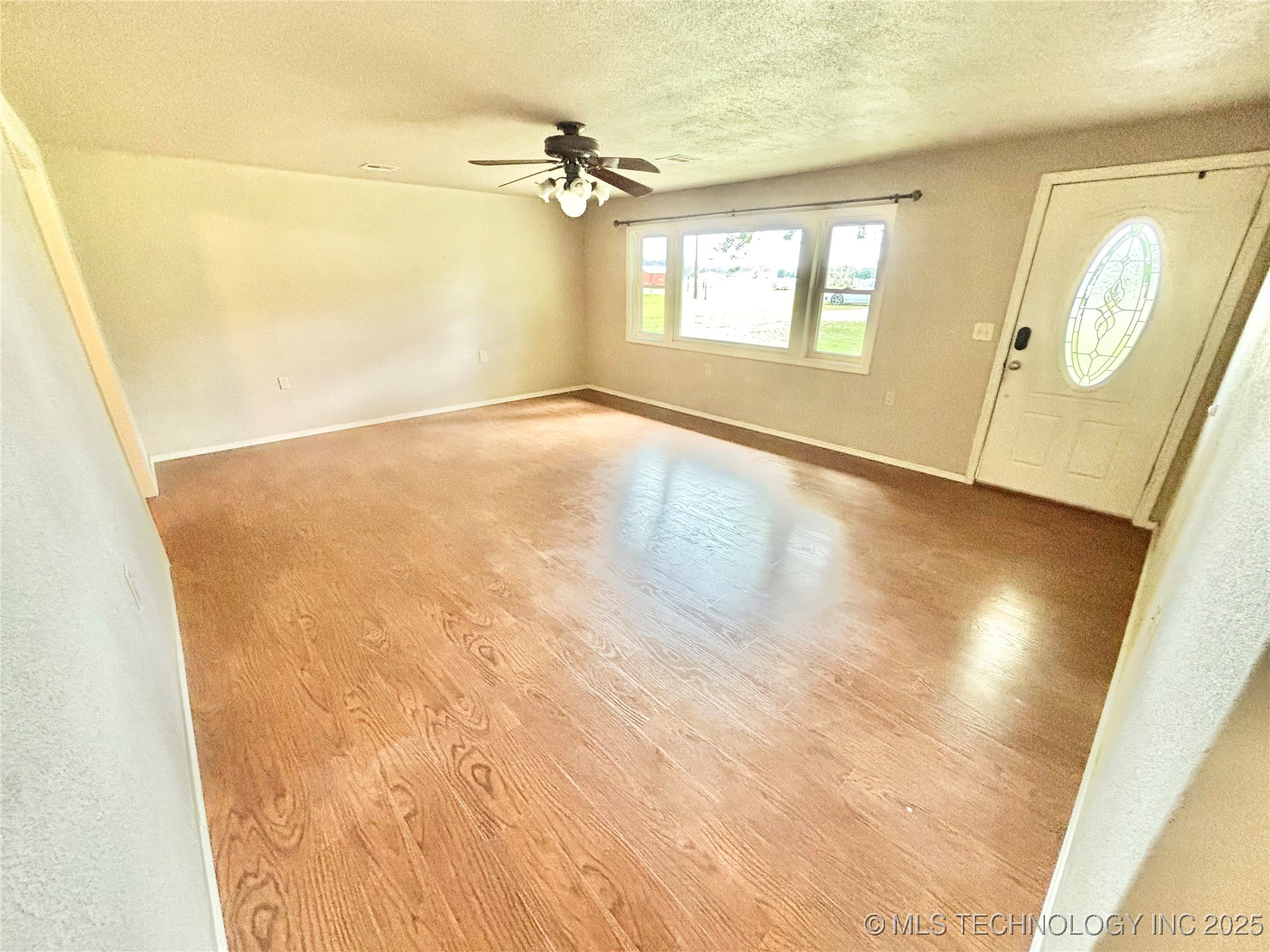 106 E Elk Road Whitefield OK 74472