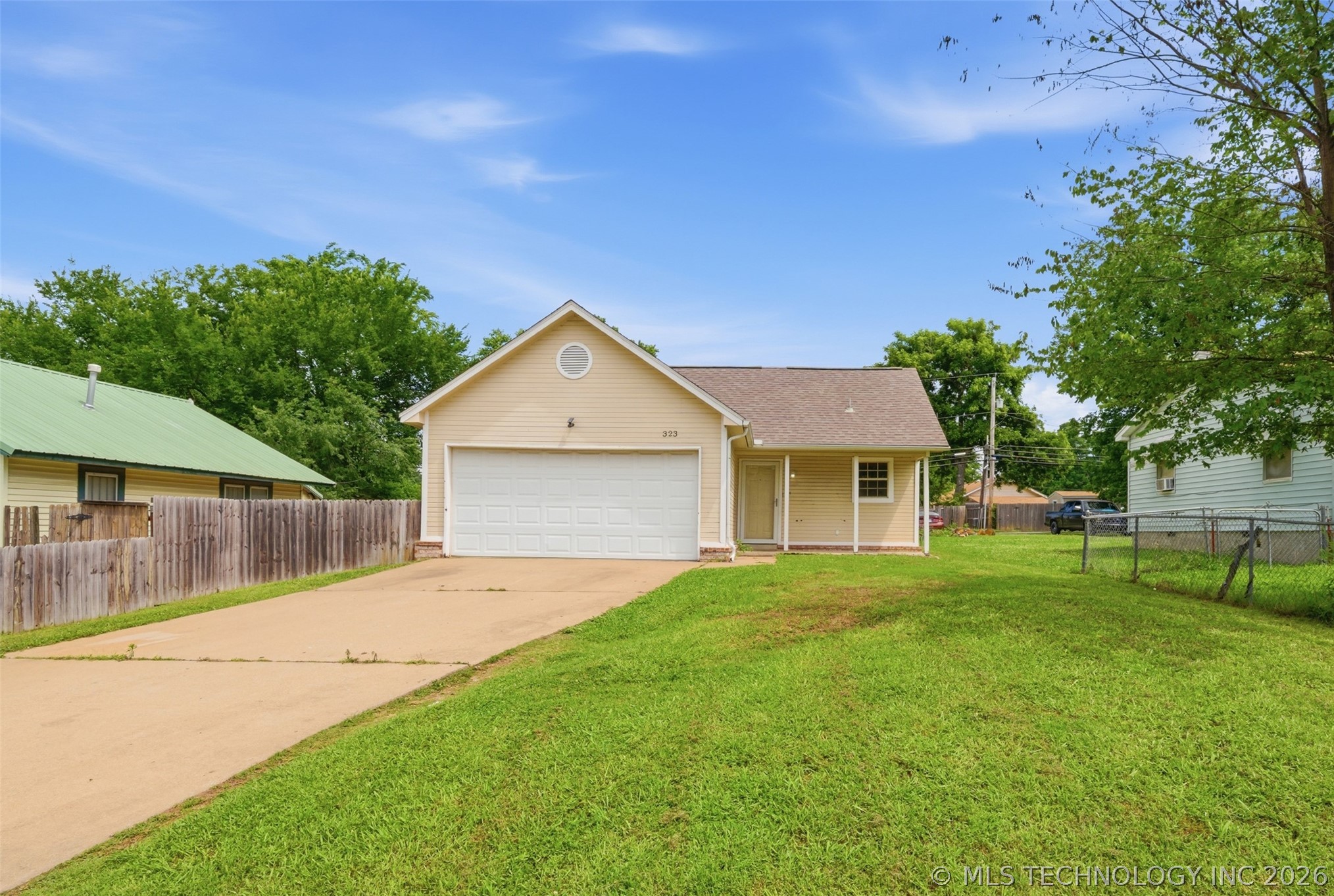 323 W Cypress Street Coweta OK 74429