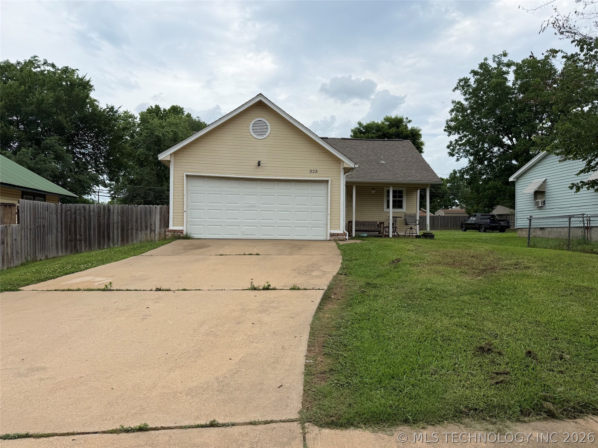 323 W Cypress Street Coweta OK 74429