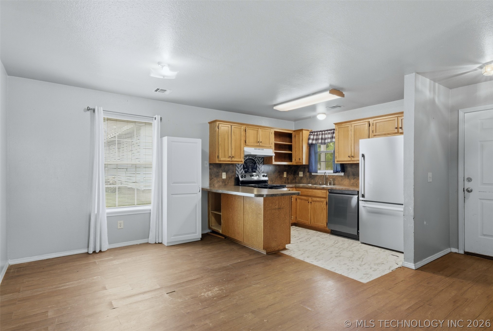 323 W Cypress Street Coweta OK 74429