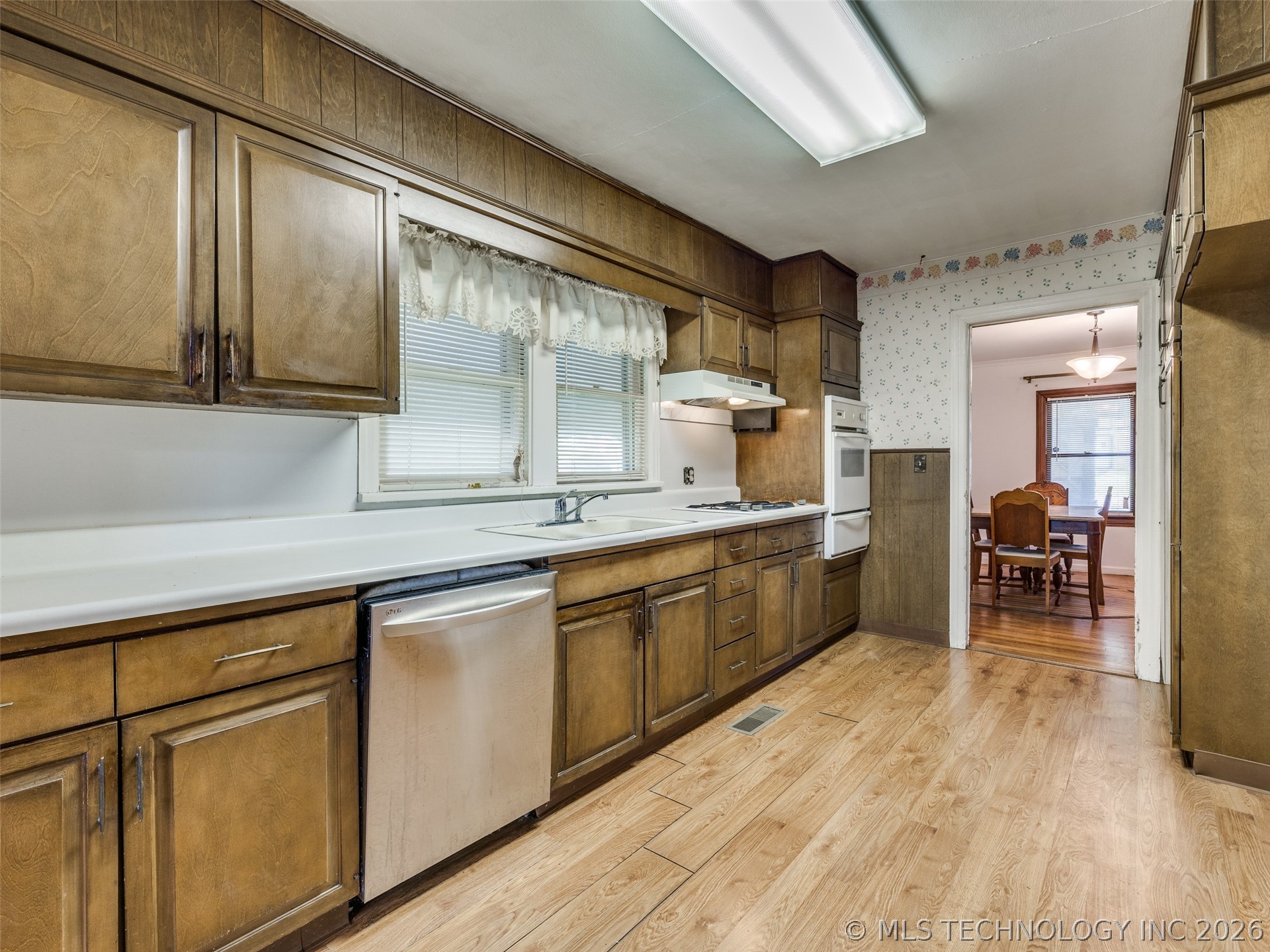 2812 W 37th Place Tulsa OK 74107