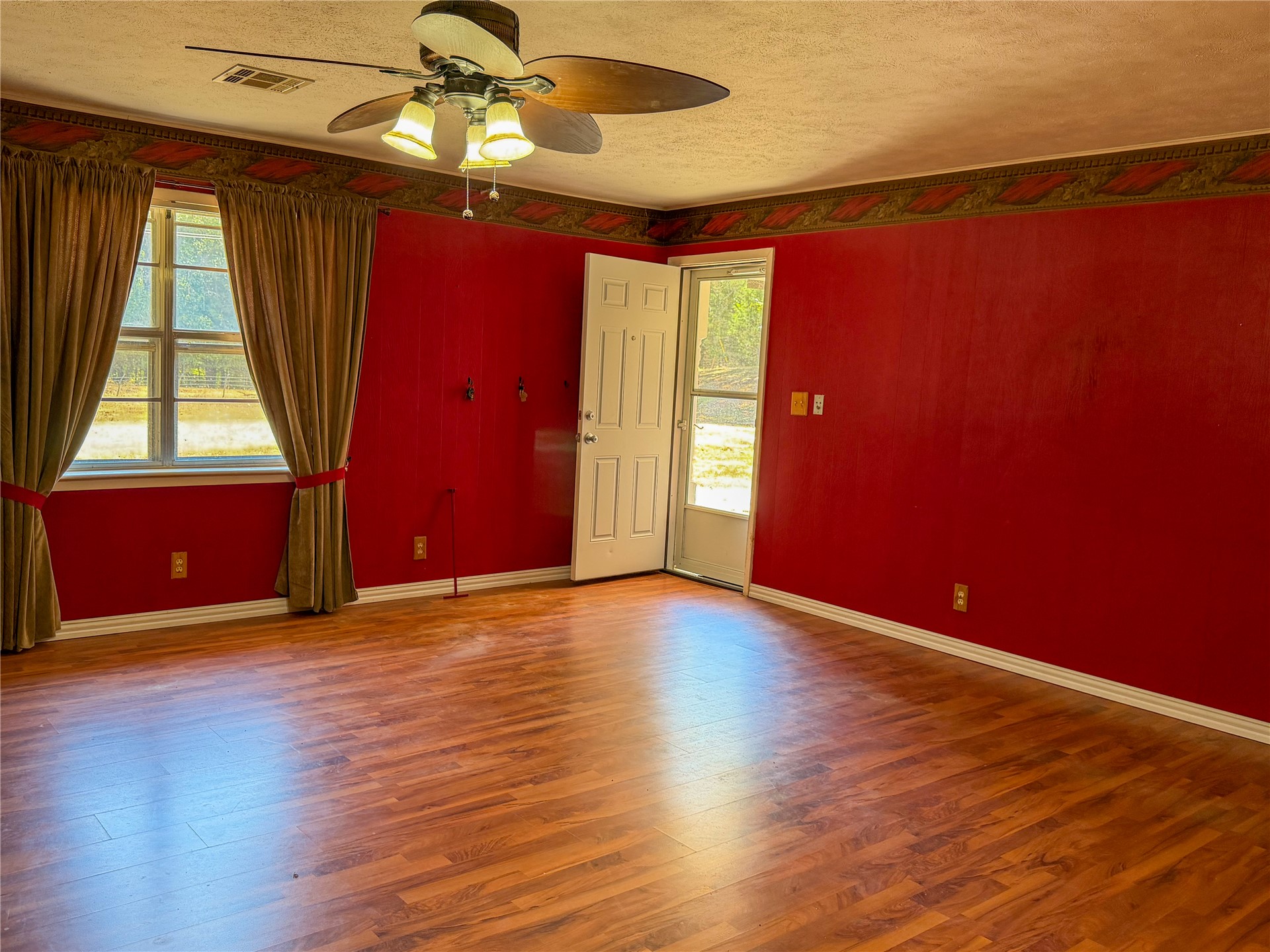 1372 N 4220 Road Hugo OK 74743