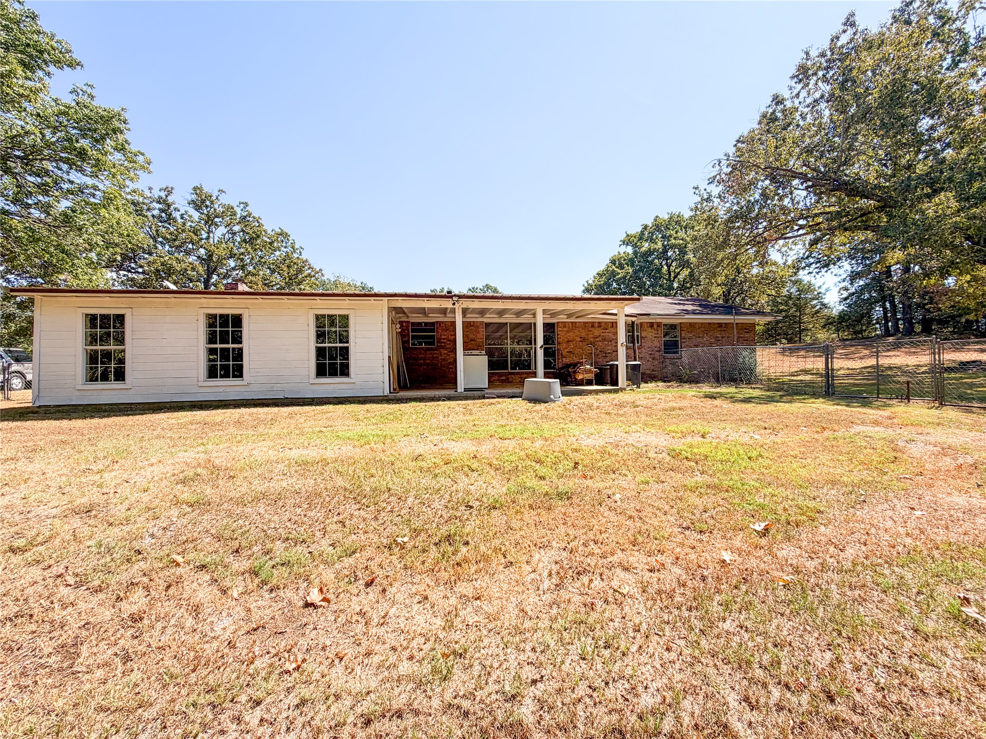1372 N 4220 Road Hugo OK 74743