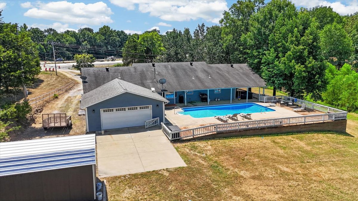49050 Highway 112 Poteau OK 74953
