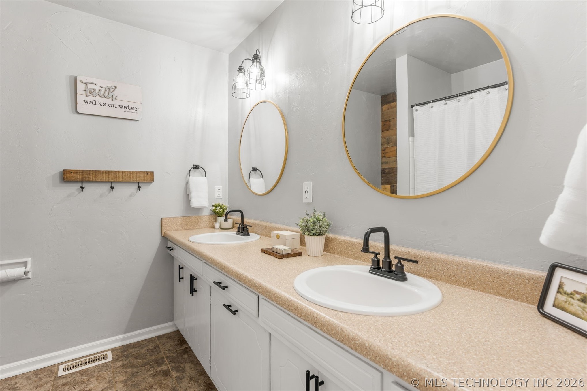 712 W Oakland Street Broken Arrow OK 74012