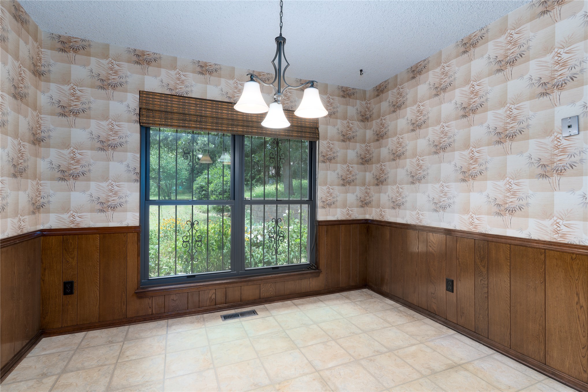 1944 N Nogales Avenue Tulsa OK 74127