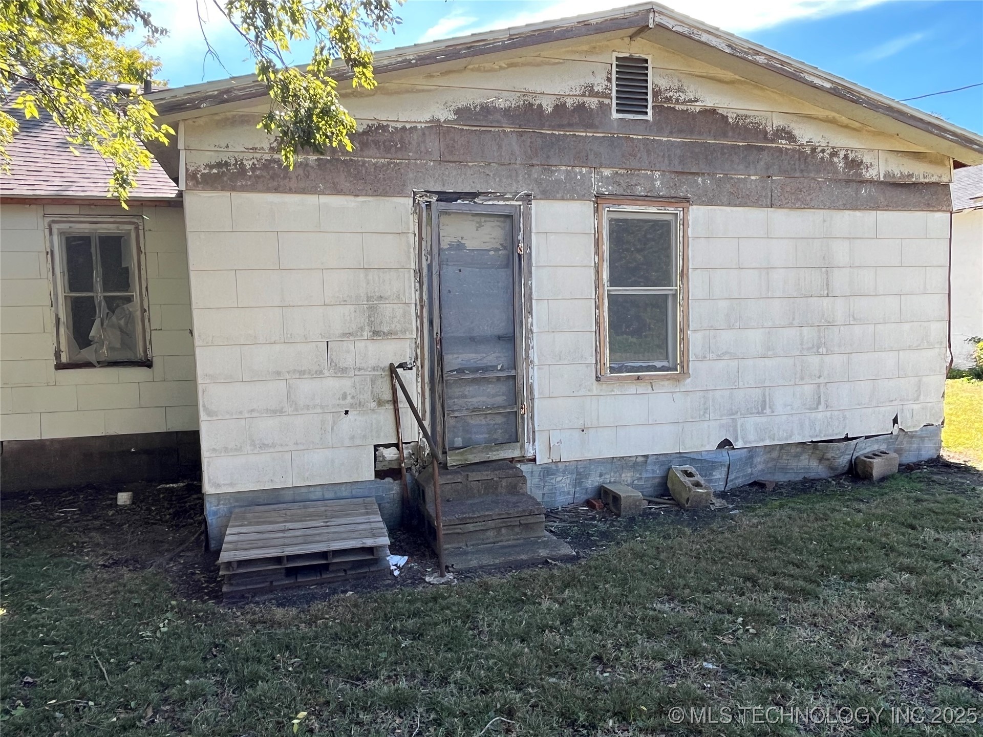 612 W 5th Ada OK 74820