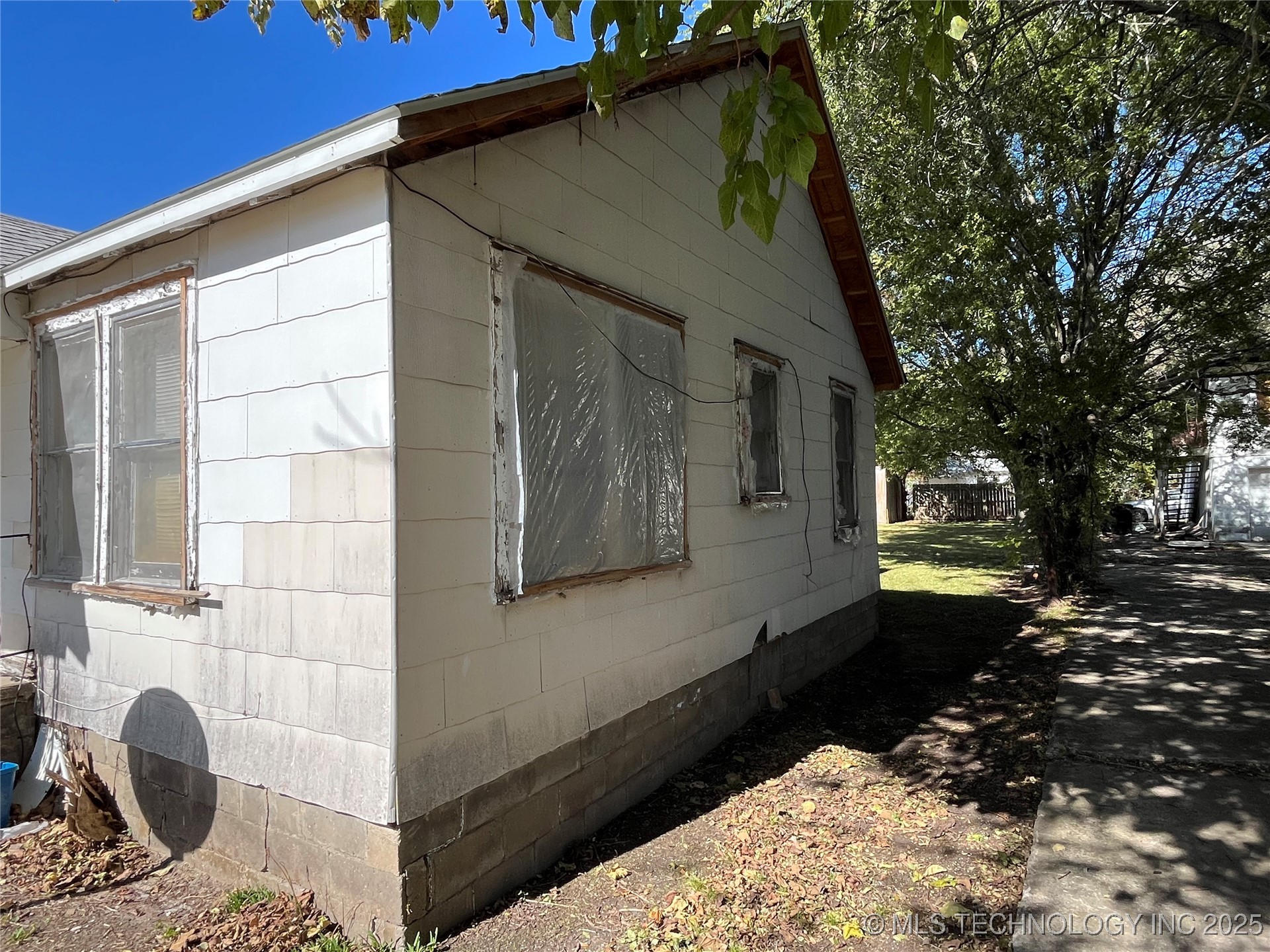 612 W 5th Ada OK 74820