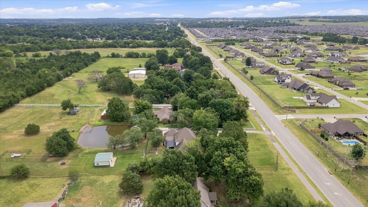 21801 E 101st Street S Broken Arrow OK 74014