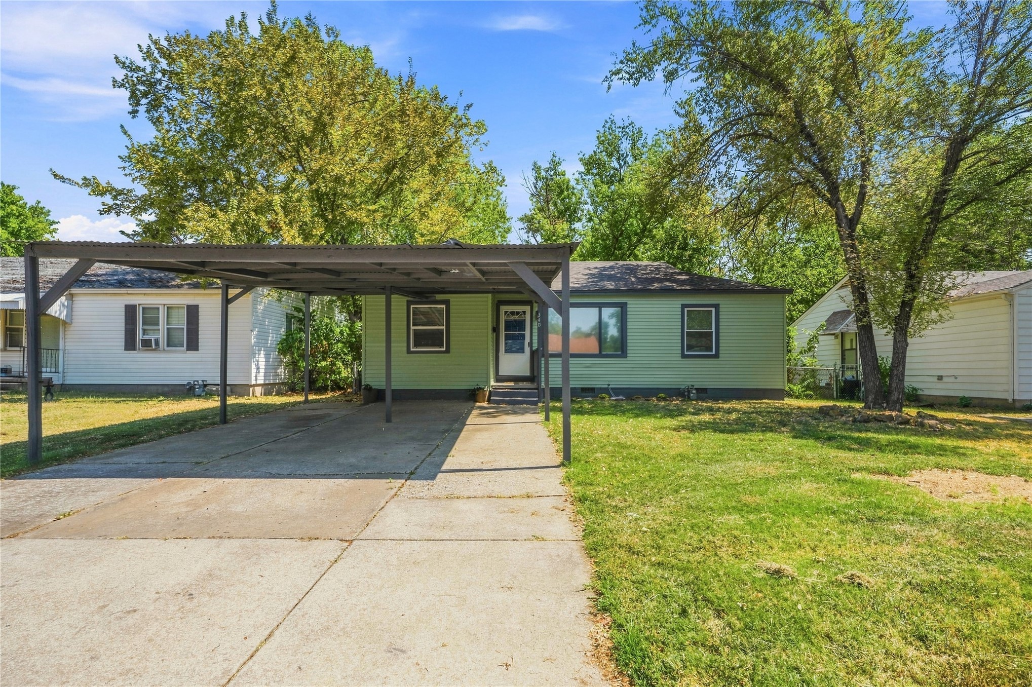 340 N Oak Dewey OK 74029