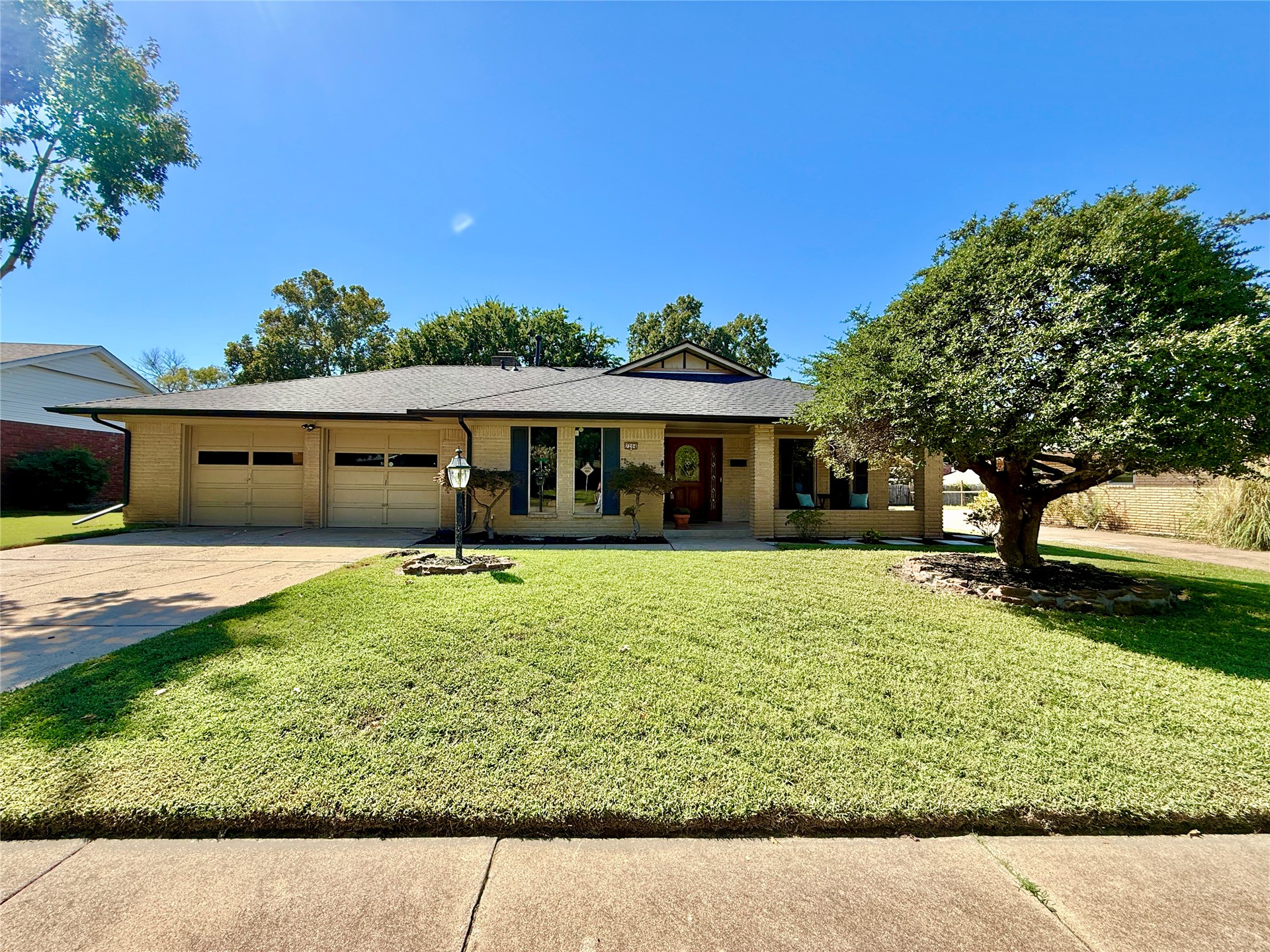 7204 E 55th Place Tulsa OK 74145