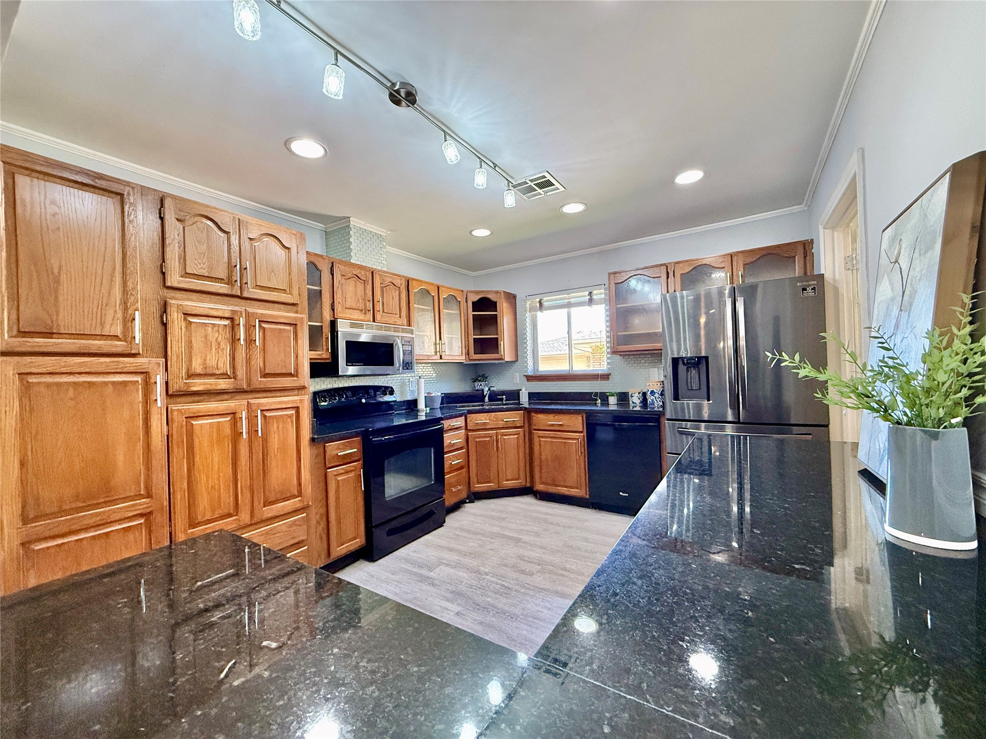 7204 E 55th Place Tulsa OK 74145
