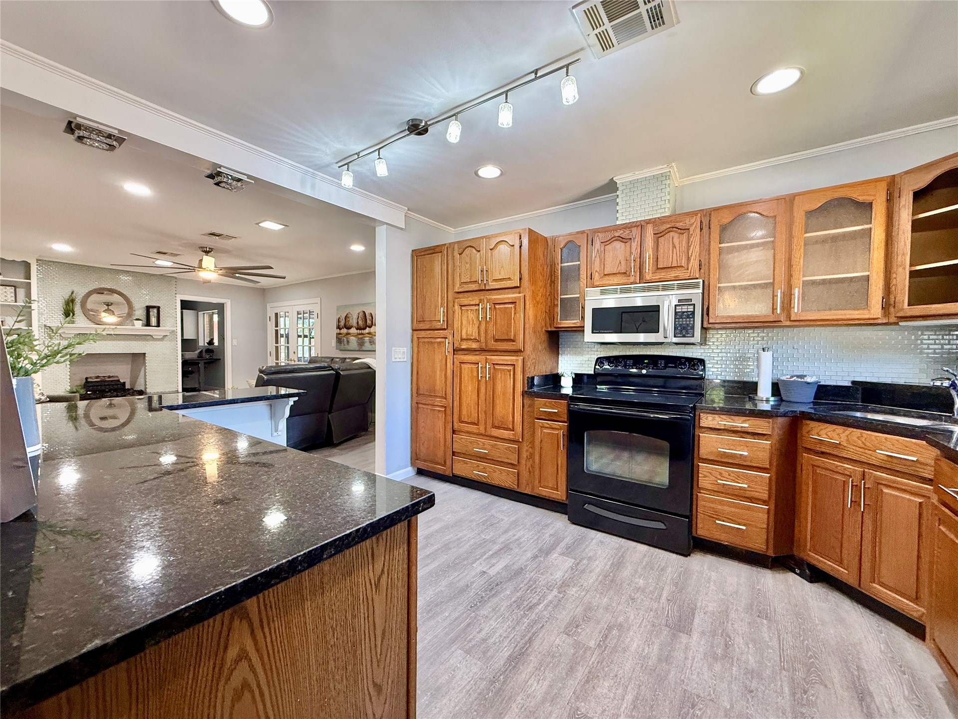 7204 E 55th Place Tulsa OK 74145
