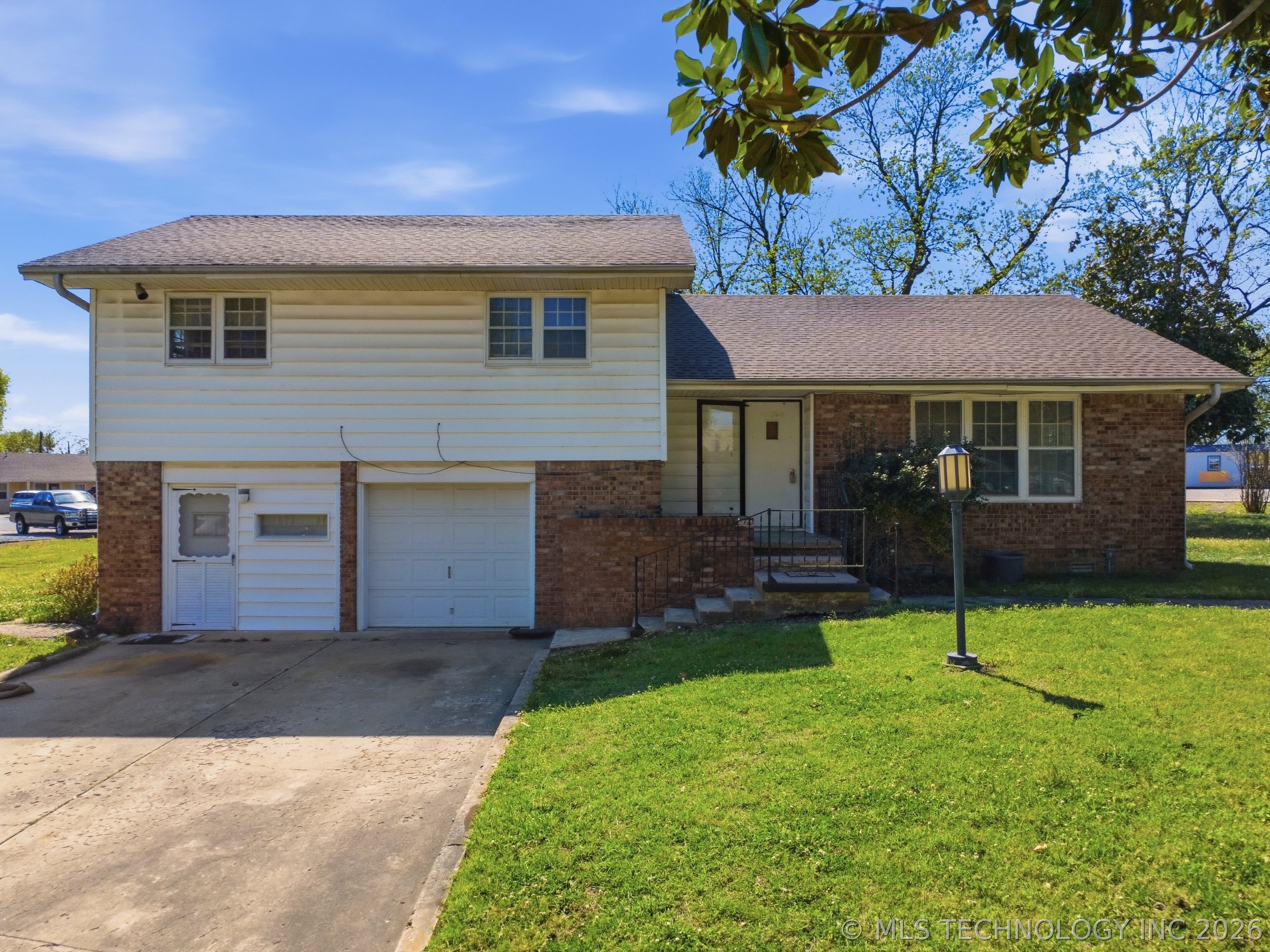 222 SE 3rd Street Pryor OK 74361