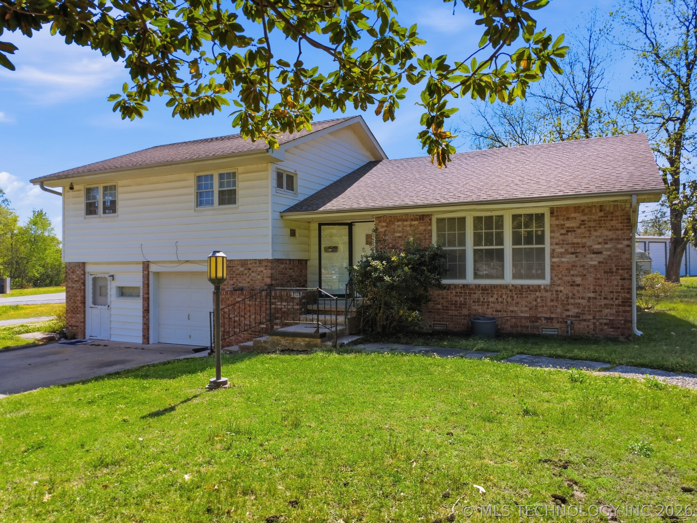 222 SE 3rd Street Pryor OK 74361