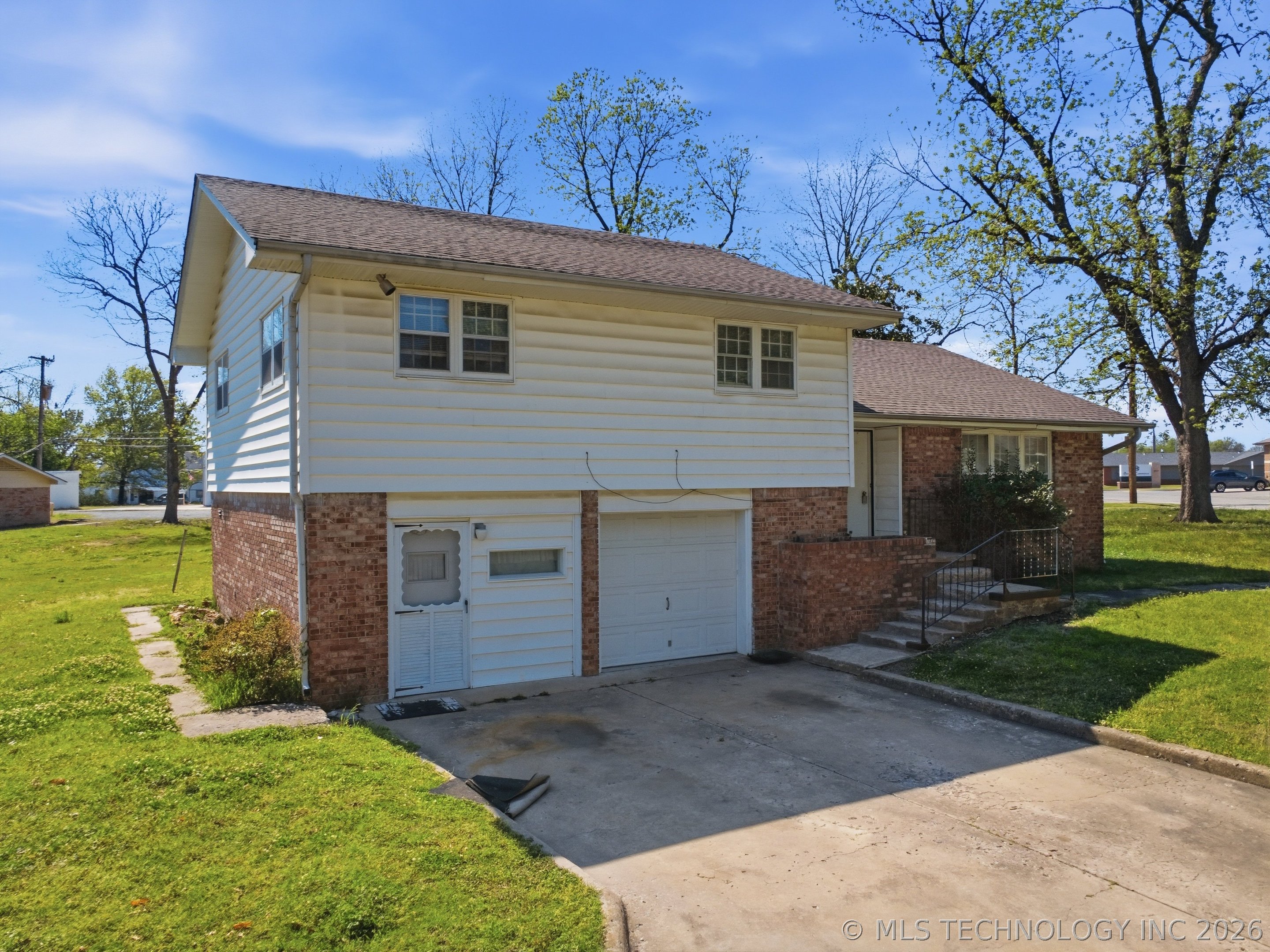 222 SE 3rd Street Pryor OK 74361