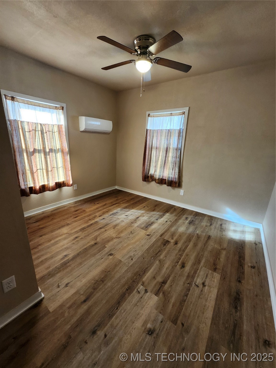 604 N Oak Street Checotah OK 74426