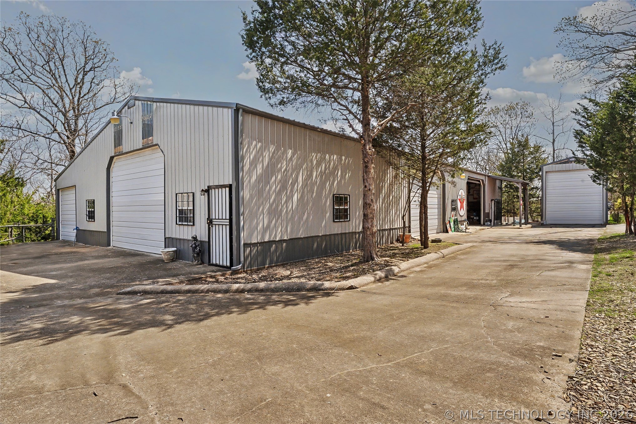 20136 W Chicken Creek Road Cookson OK 74427