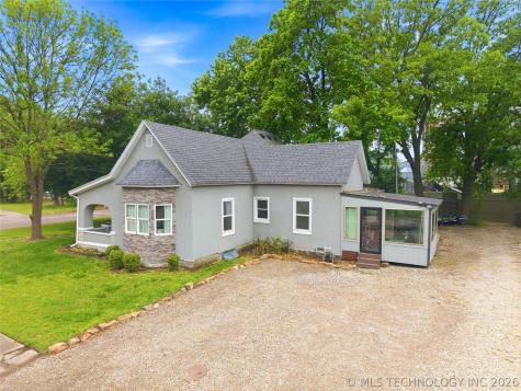 1116 W Elm Westville OK 74965