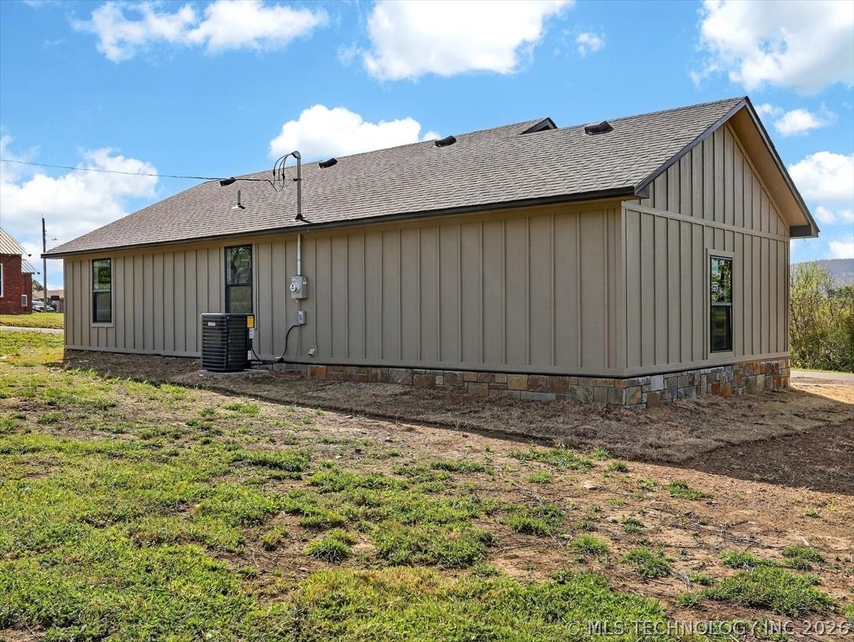 301 W Swanson Road Mccurtain OK 74944