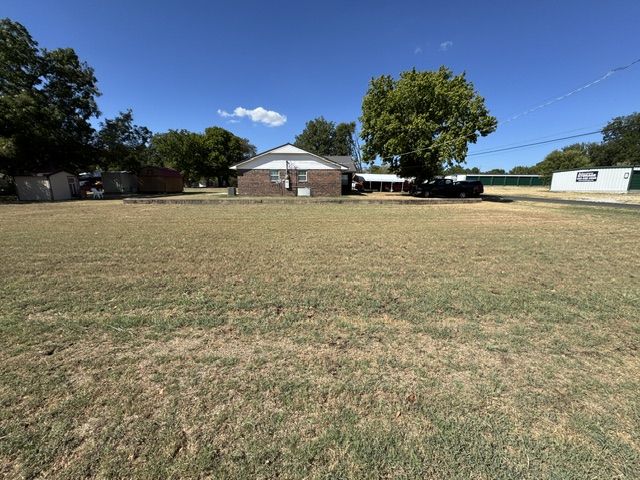 230 N Pecan Stratford OK 74872