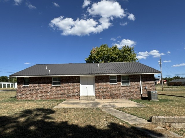 230 N Pecan Stratford OK 74872